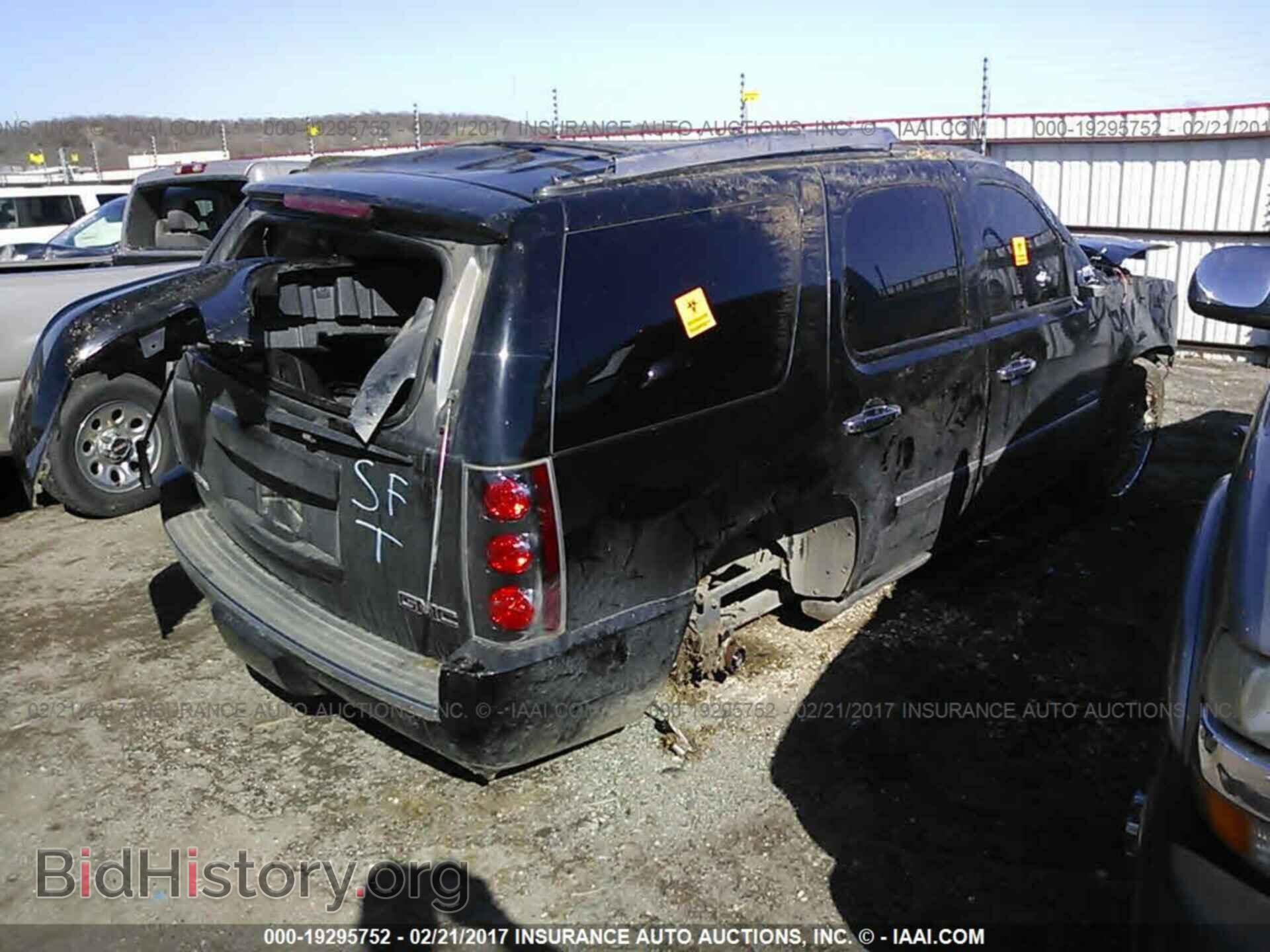 2014 Gmc Yukon - VIN: 1GKS2EEF2ER199265 - Photo 4