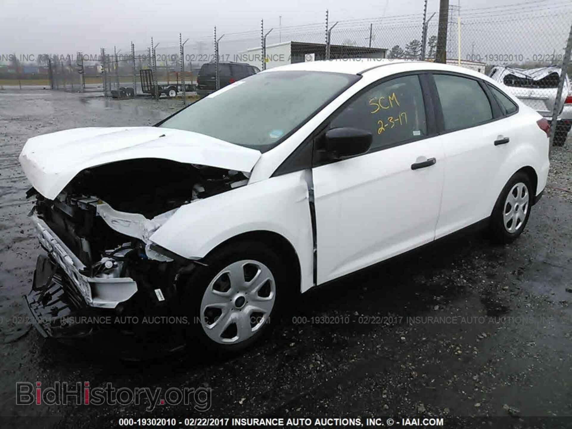 2015 Ford Focus - VIN: 1FADP3E20FL288110 - Photo 2