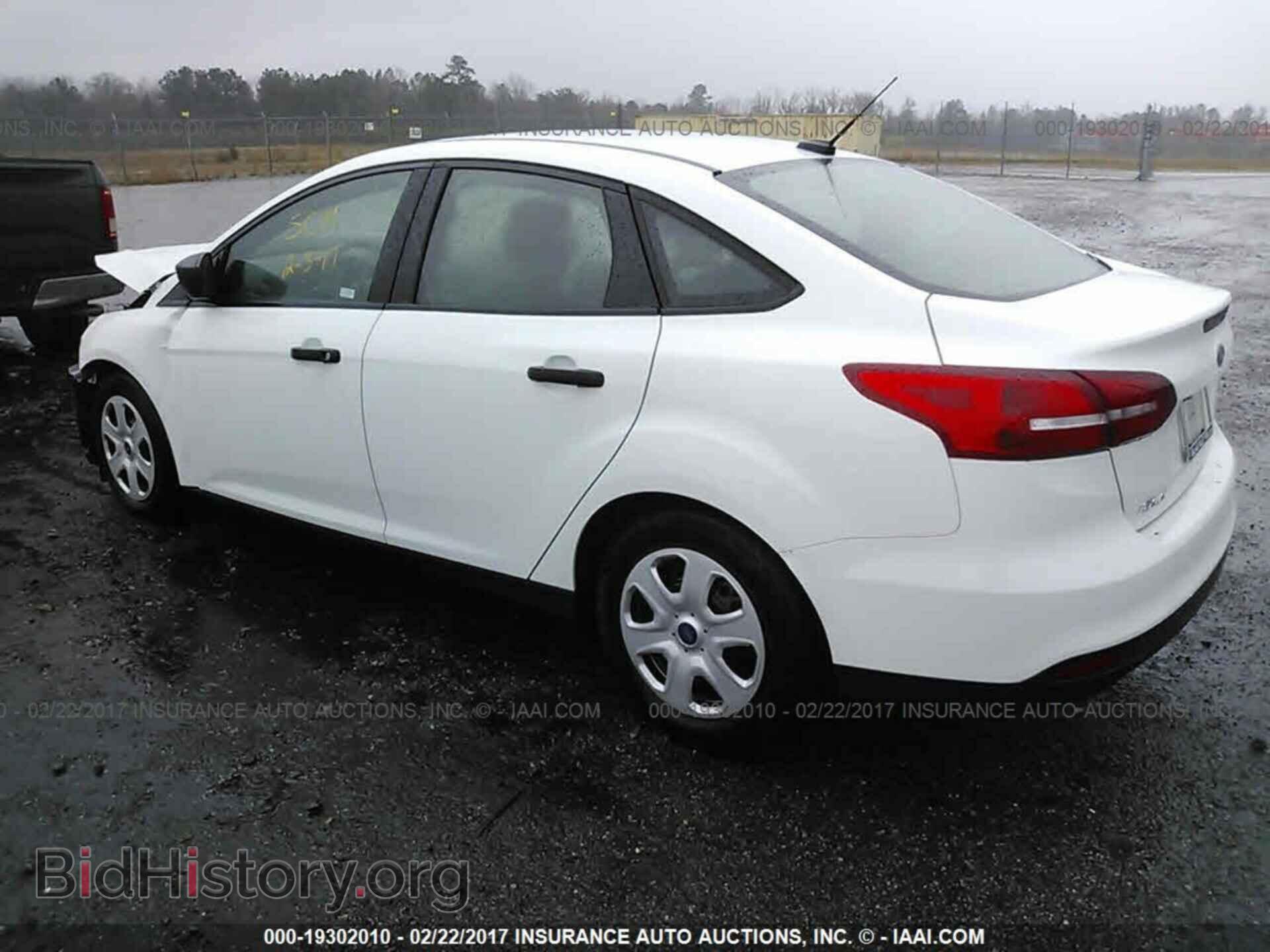 2015 Ford Focus - VIN: 1FADP3E20FL288110 - Photo 3