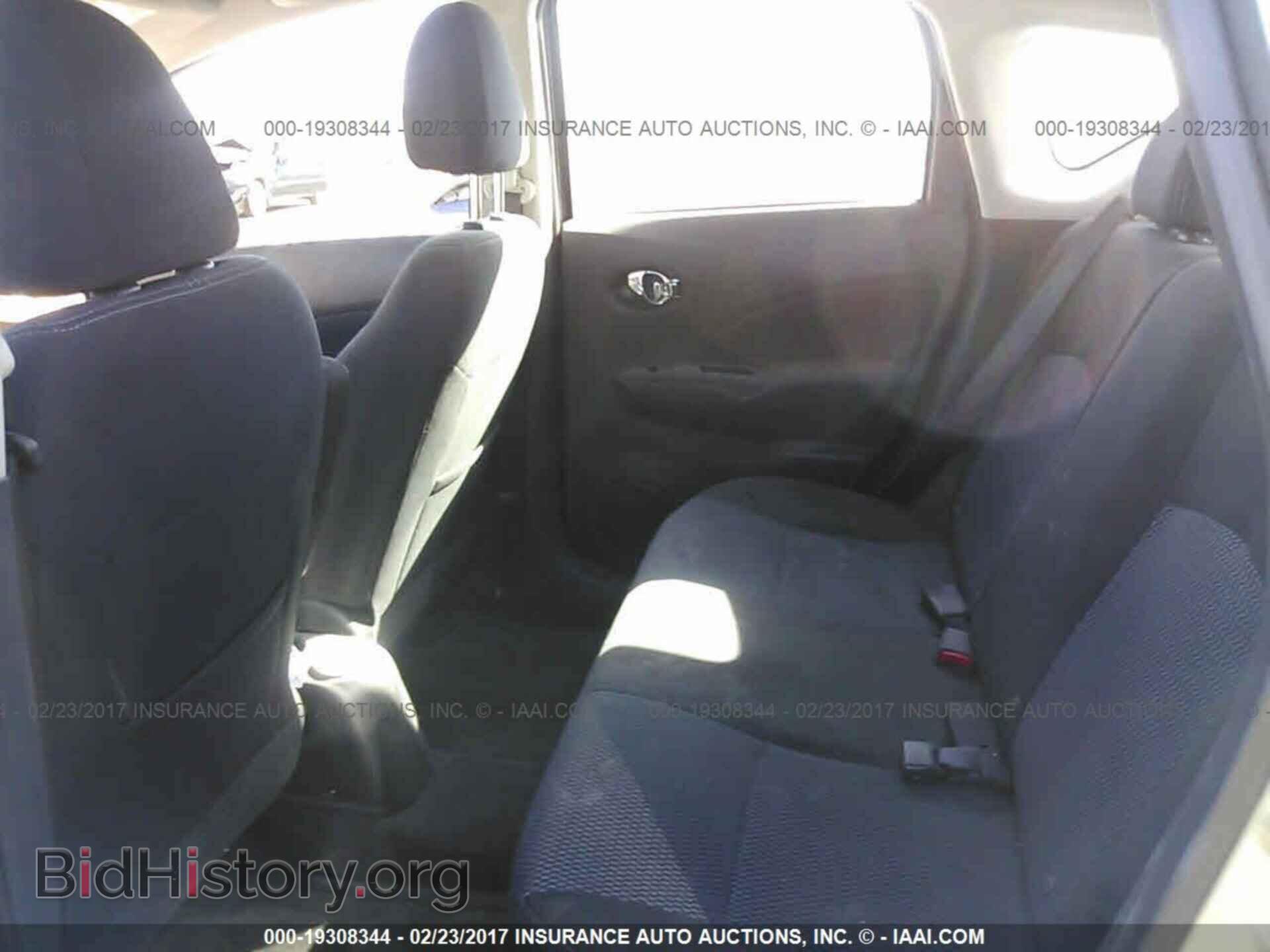 2015 Nissan Versa note - VIN: 3N1CE2CP3FL384986 - Photo 8