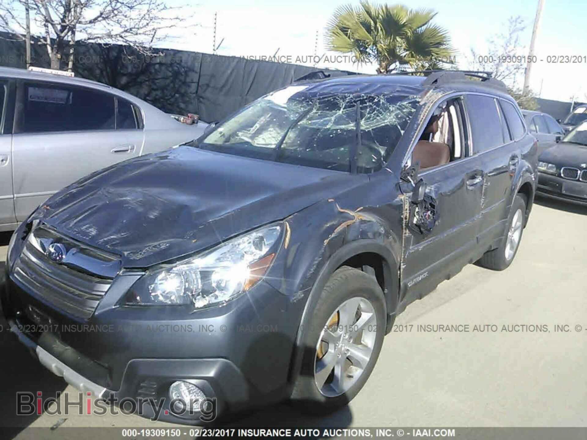 2014 Subaru Outback - VIN: 4S4BRBPC9E3299144 - Фото 2
