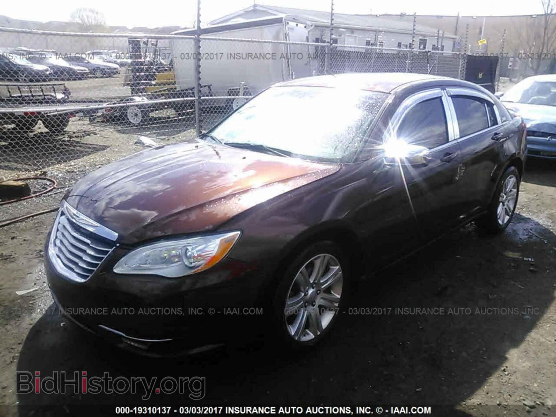 2013 Chrysler 200 - VIN: 1C3CCBAB3DN705095 - Photo 2