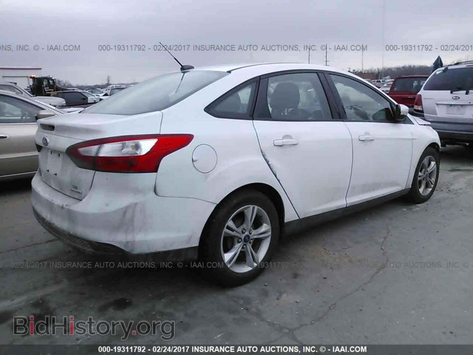 2014 Ford Focus - VIN: 1FADP3F27EL351250 - Фото 4