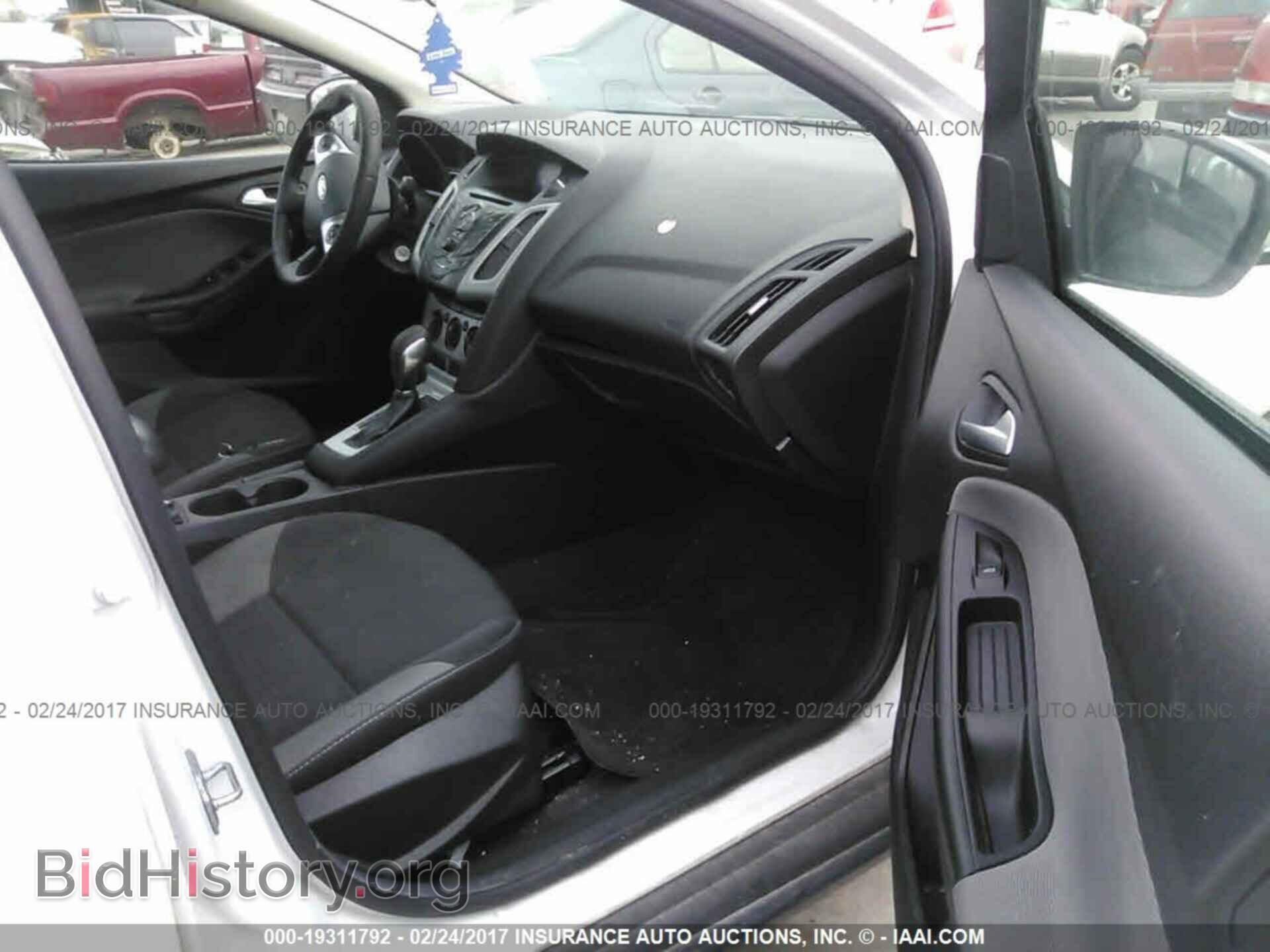 2014 Ford Focus - VIN: 1FADP3F27EL351250 - Фото 5