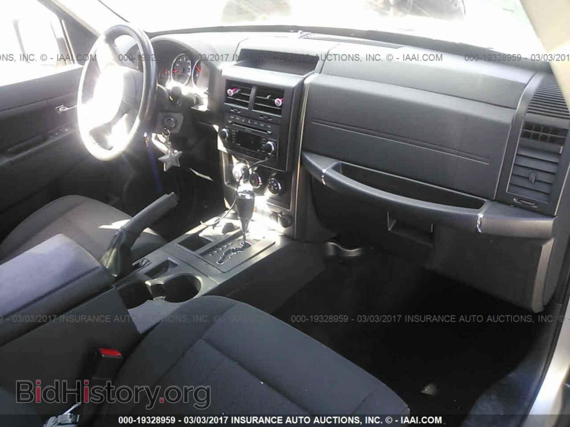 2011 Jeep Liberty - VIN: 1J4PN2GK4BW585596 - Фото 5