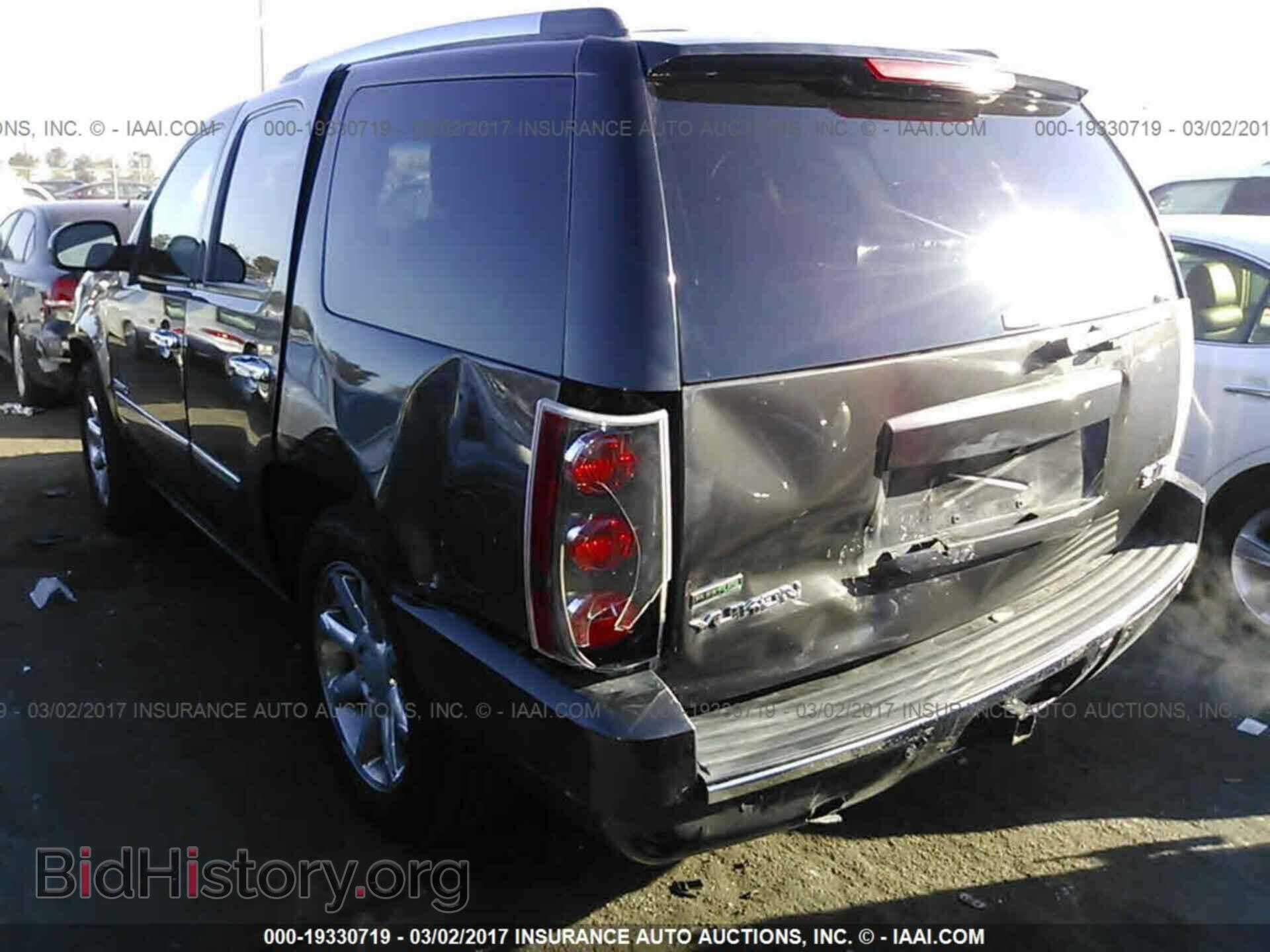 2011 Gmc Yukon - VIN: 1GKS2EEF5BR261981 - Photo 3