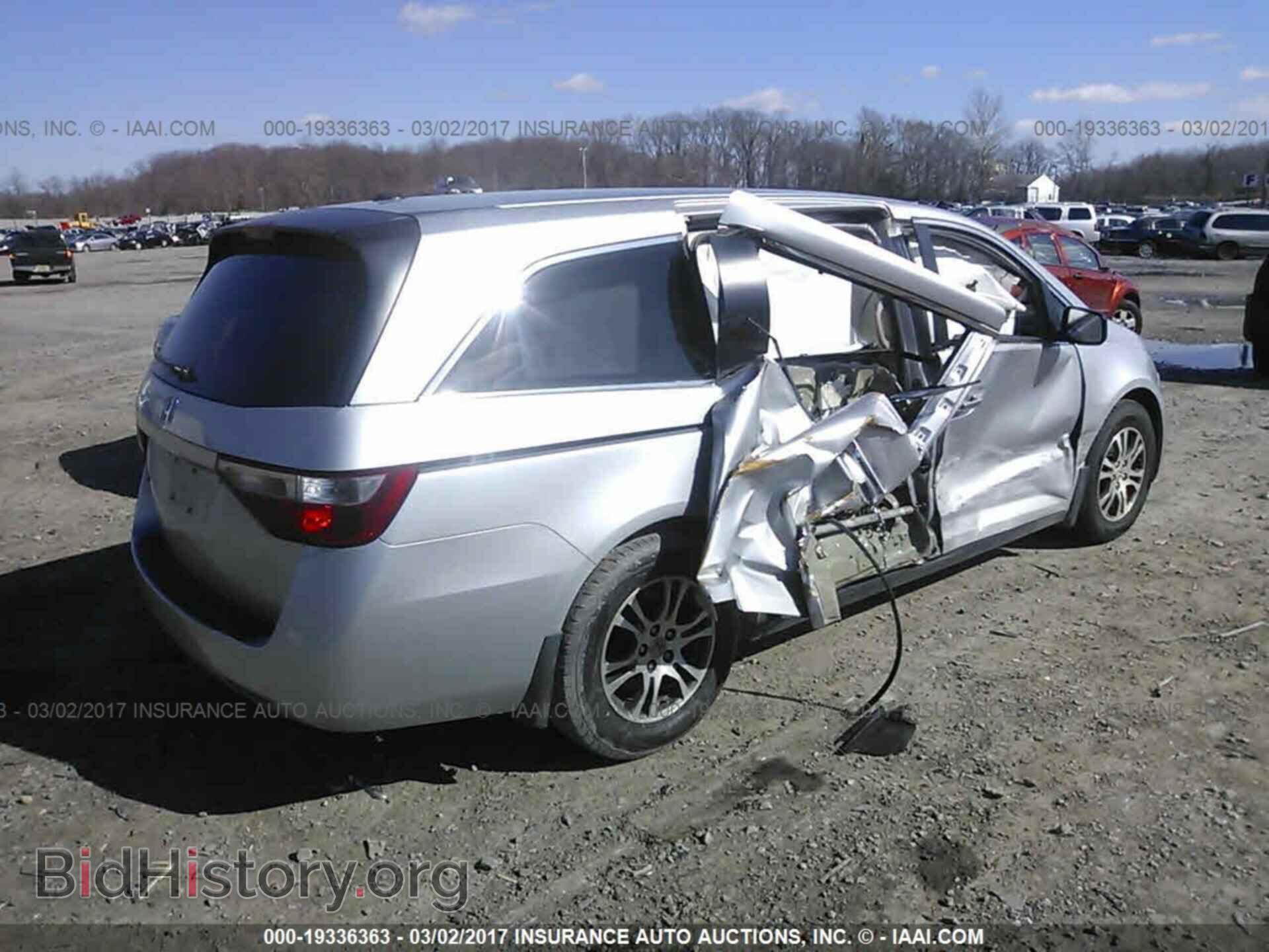 2011 Honda Odyssey - VIN: 5FNRL5H68BB013670 - Фото 4