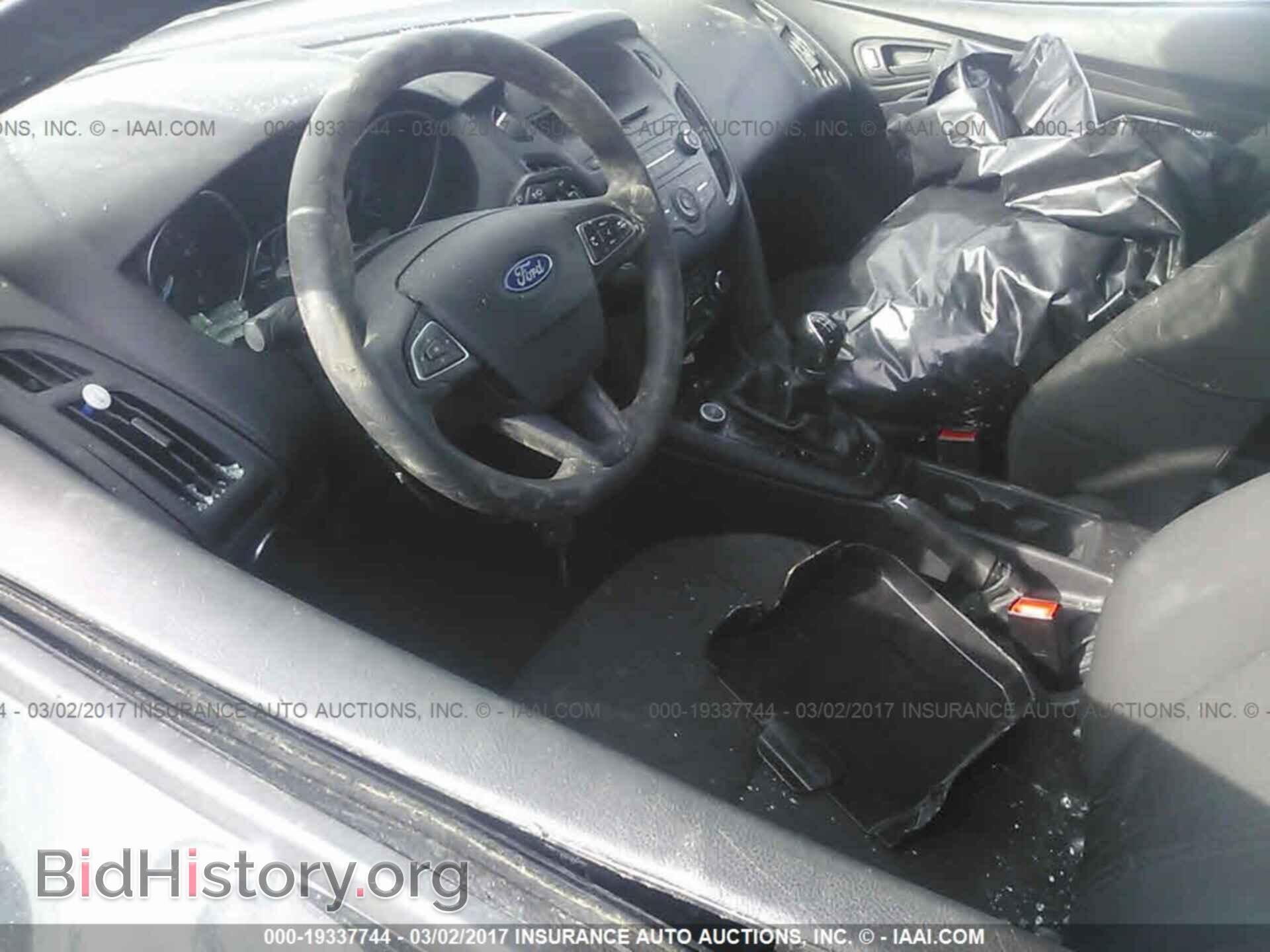 2015 Ford Focus - VIN: 1FADP3E21FL257156 - Photo 5