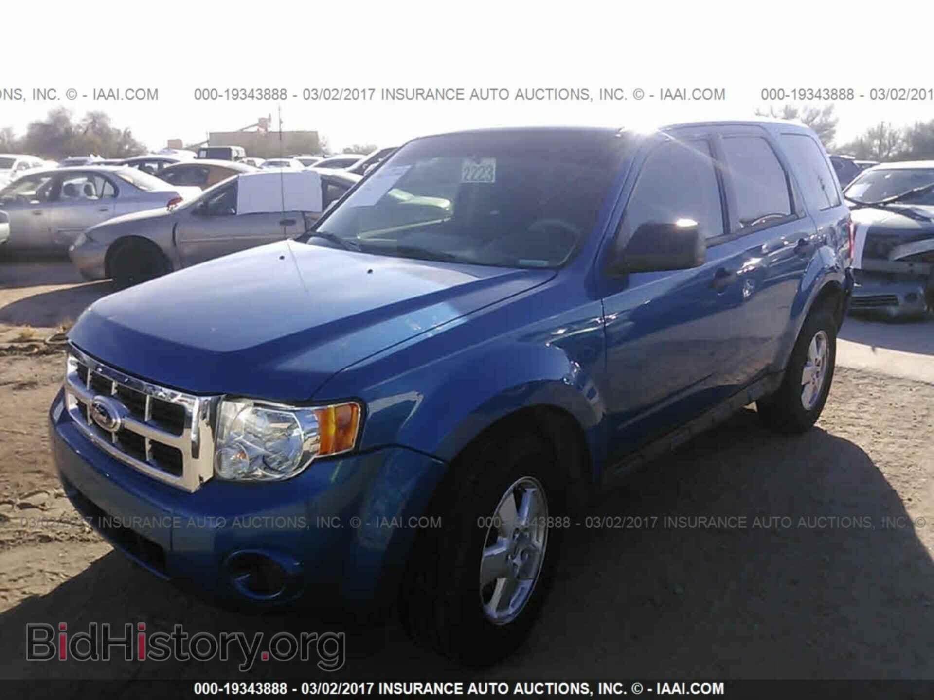 2012 Ford Escape - VIN: 1FMCU0C75CKB18348 - Photo 2