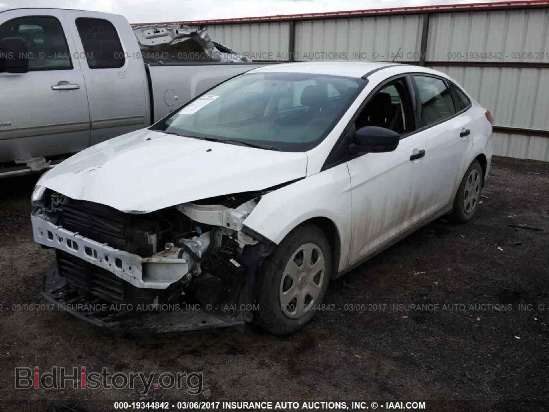 2016 Ford Focus - VIN: 1FADP3E23GL380717 - Фото 2