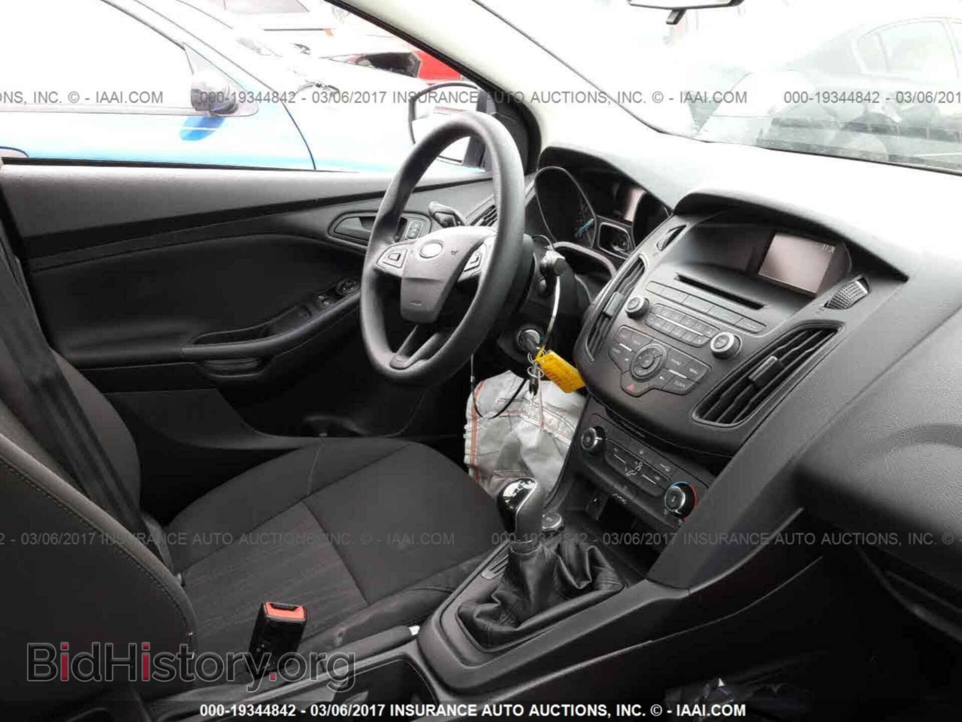 2016 Ford Focus - VIN: 1FADP3E23GL380717 - Фото 5