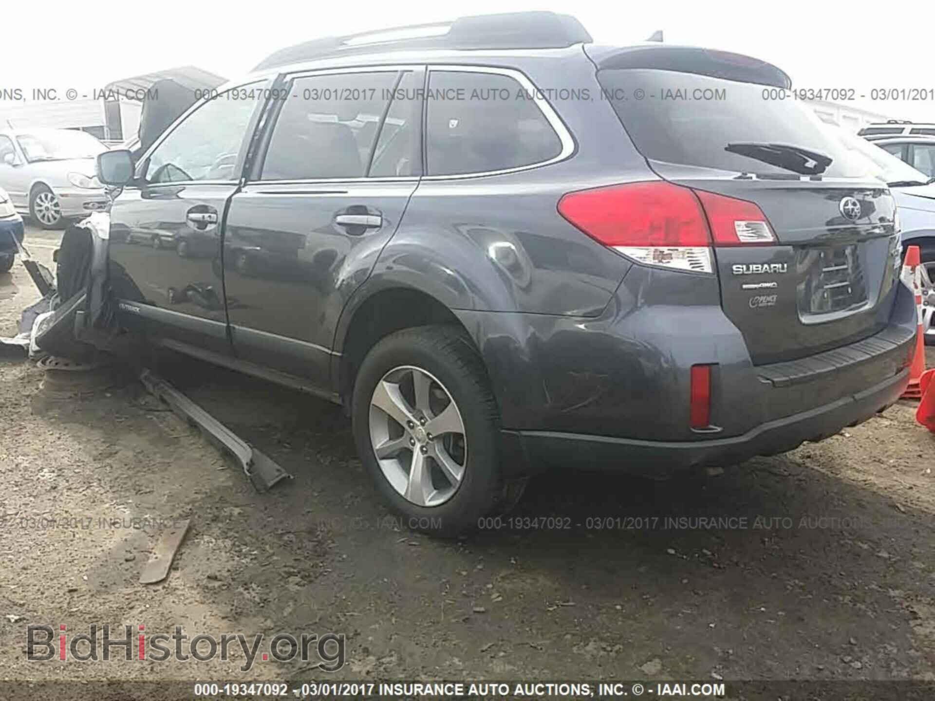 2014 Subaru Outback - VIN: 4S4BRBPC6E3200893 - Фото 3