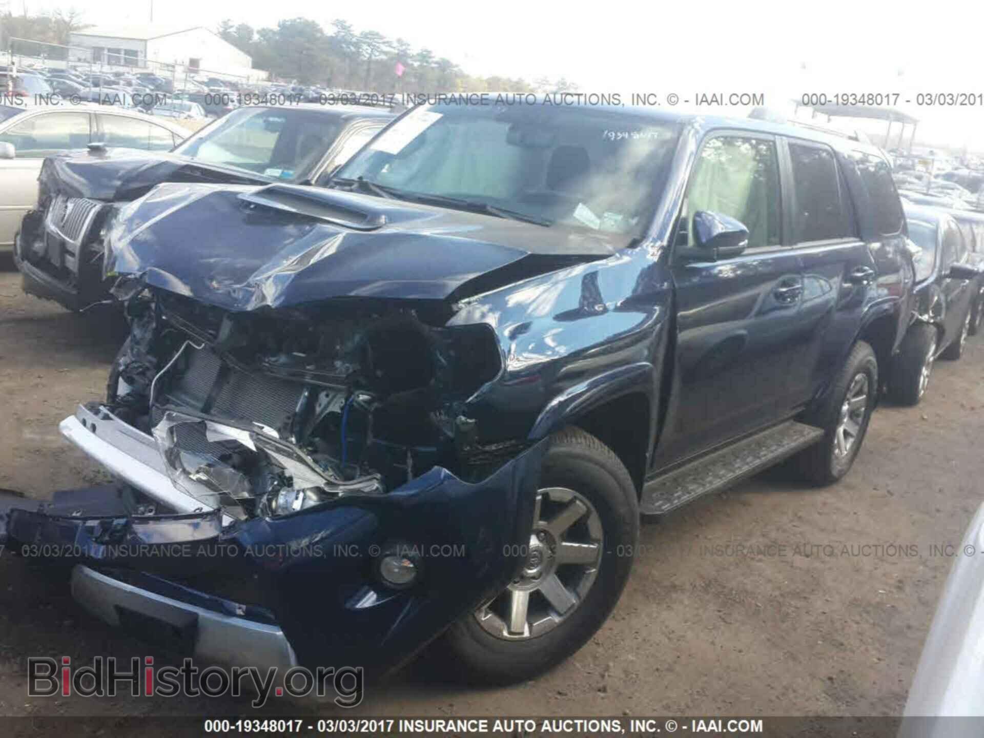 2016 Toyota 4runner - VIN: JTEBU5JRXG5404973 - Фото 2
