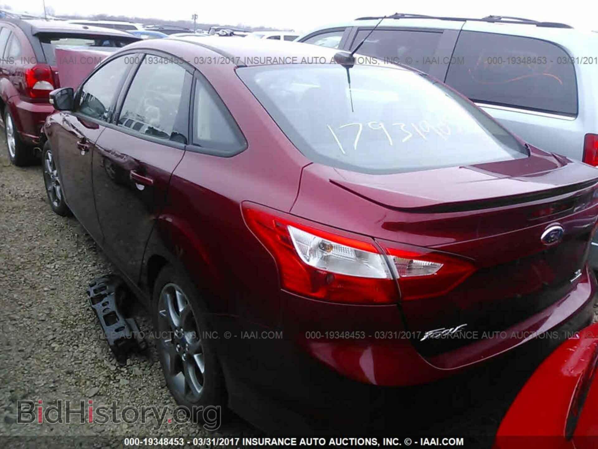 2014 Ford Focus - VIN: 1FADP3F26EL450478 - Photo 3