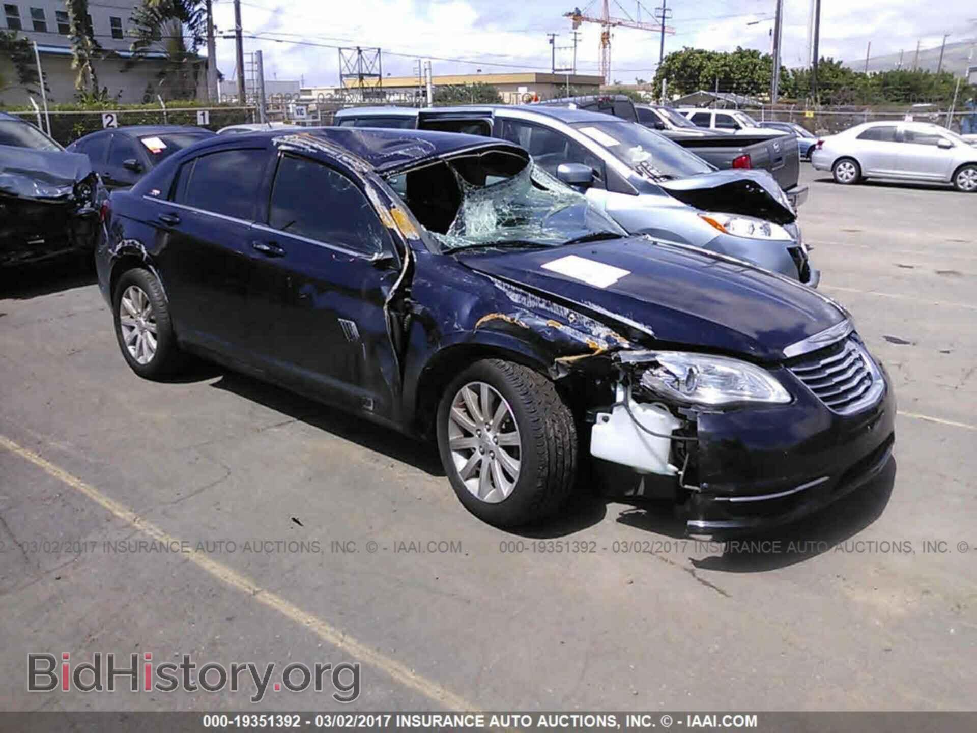 Фотография 1C3CCBBB1CN143100 - Chrysler 200 2012