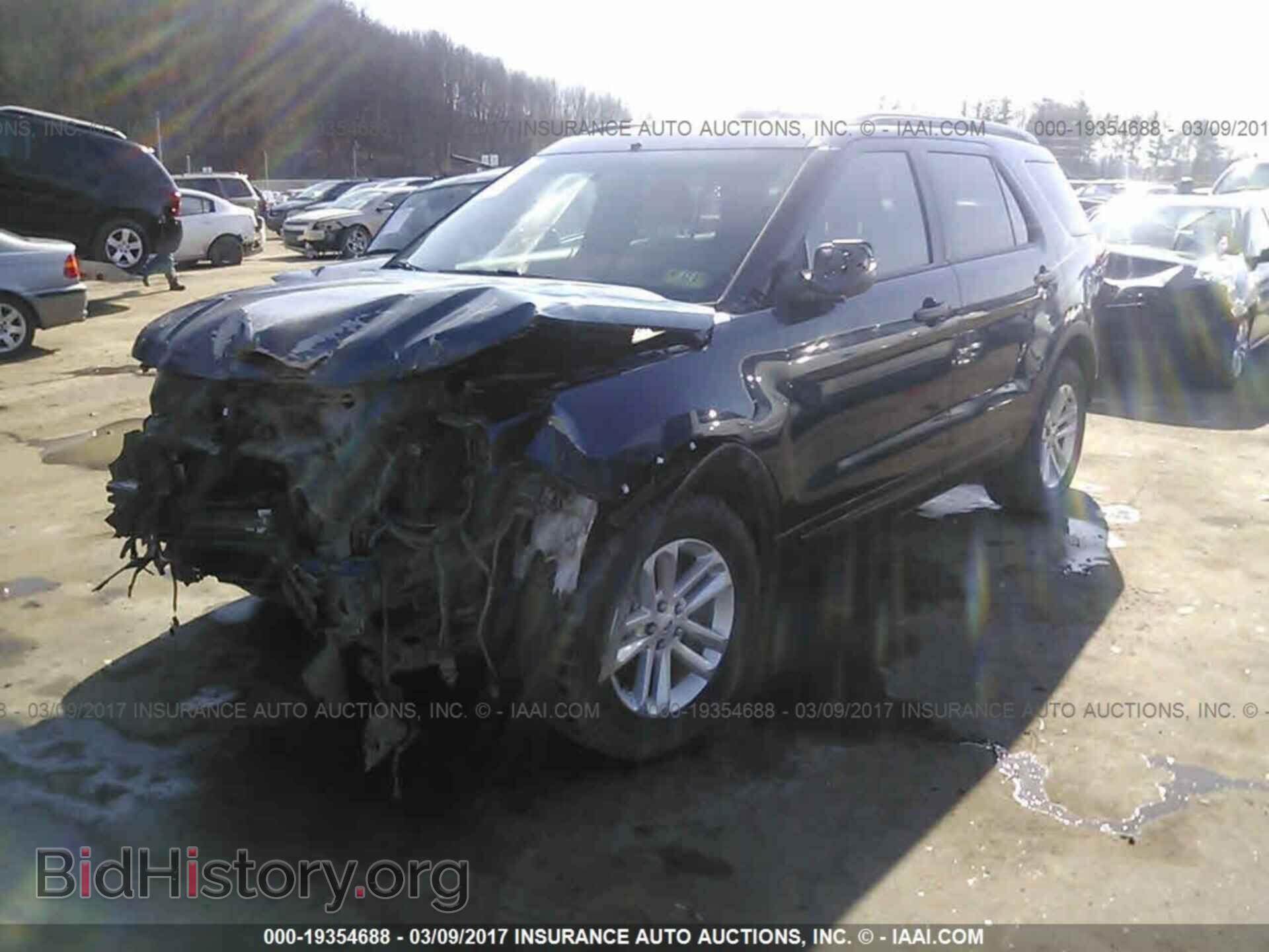 2017 Ford Explorer - VIN: 1FM5K8B82HGA26227 - Photo 2