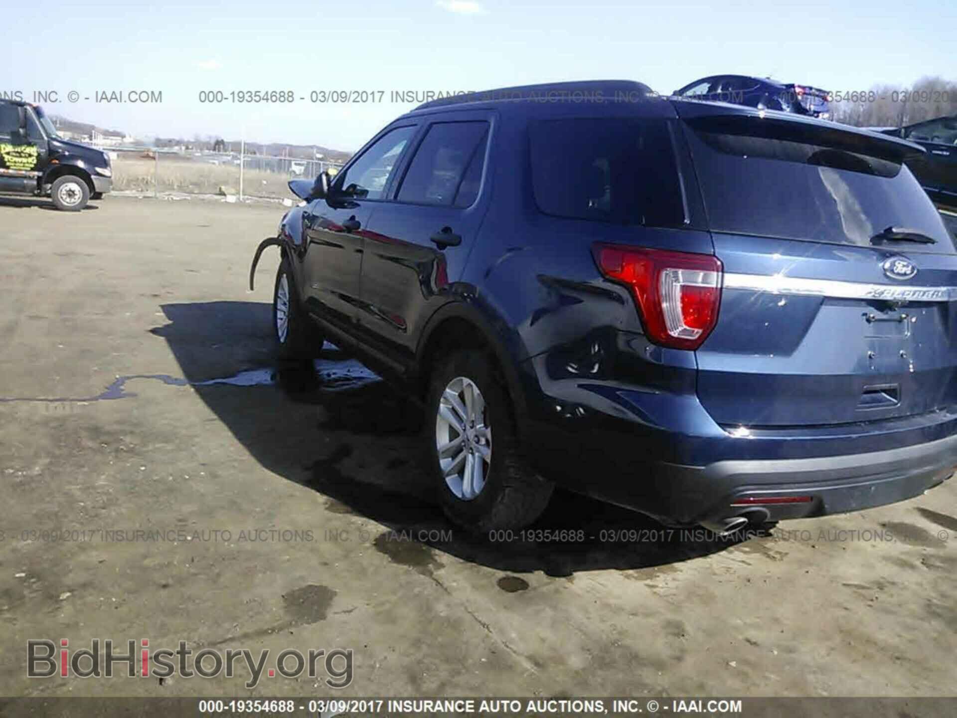 2017 Ford Explorer - VIN: 1FM5K8B82HGA26227 - Photo 3