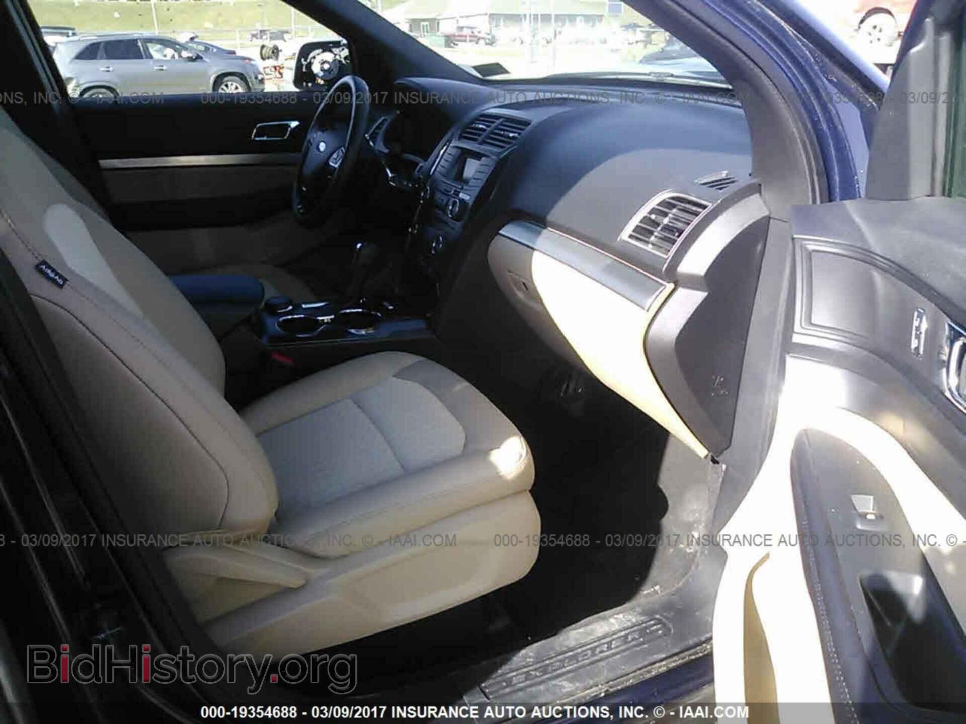 2017 Ford Explorer - VIN: 1FM5K8B82HGA26227 - Photo 5