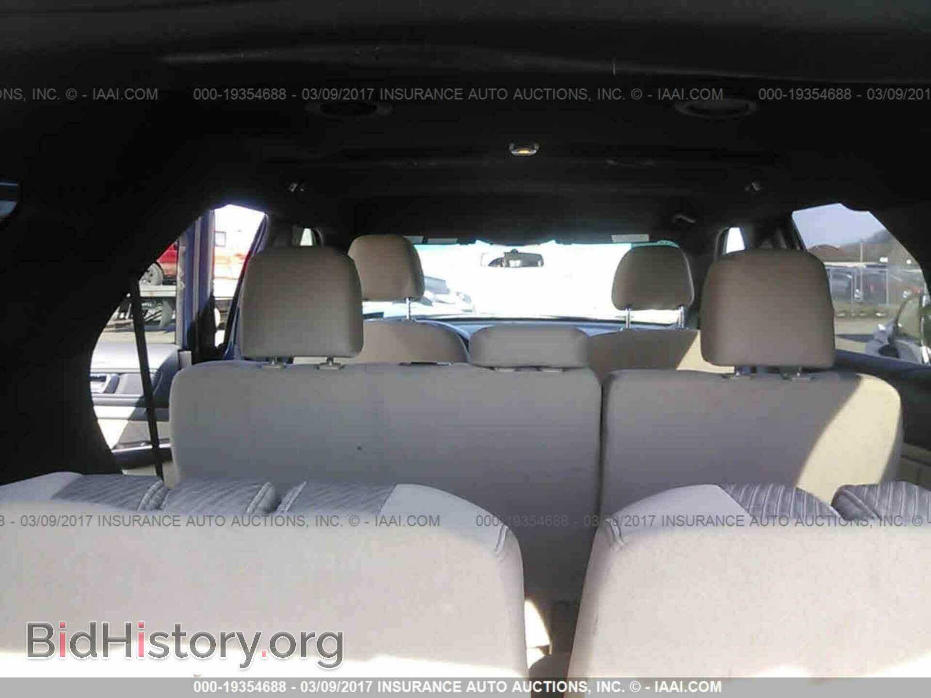 2017 Ford Explorer - VIN: 1FM5K8B82HGA26227 - Photo 8
