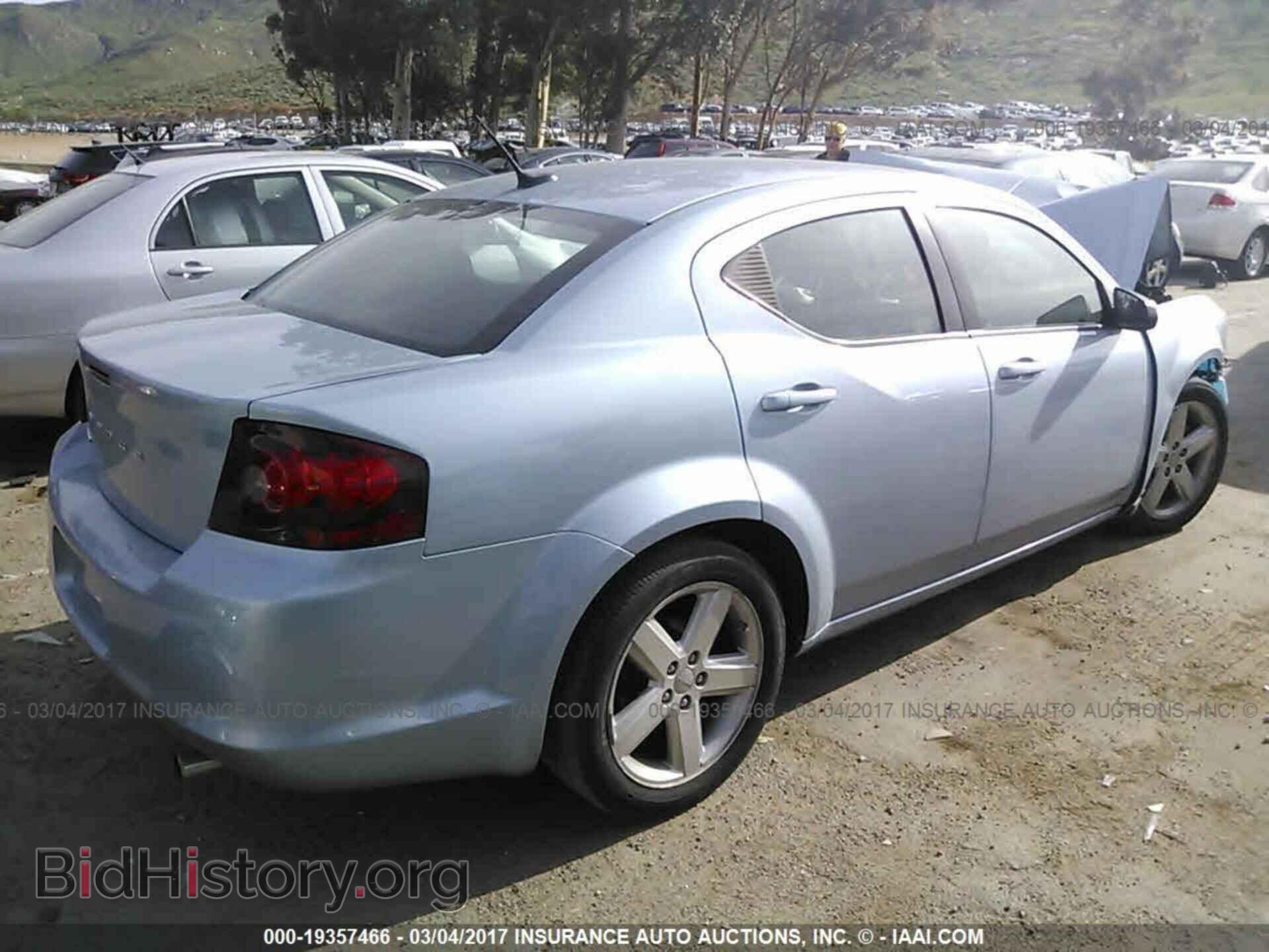 2013 Dodge Avenger - VIN: 1C3CDZAB0DN643595 - Photo 4