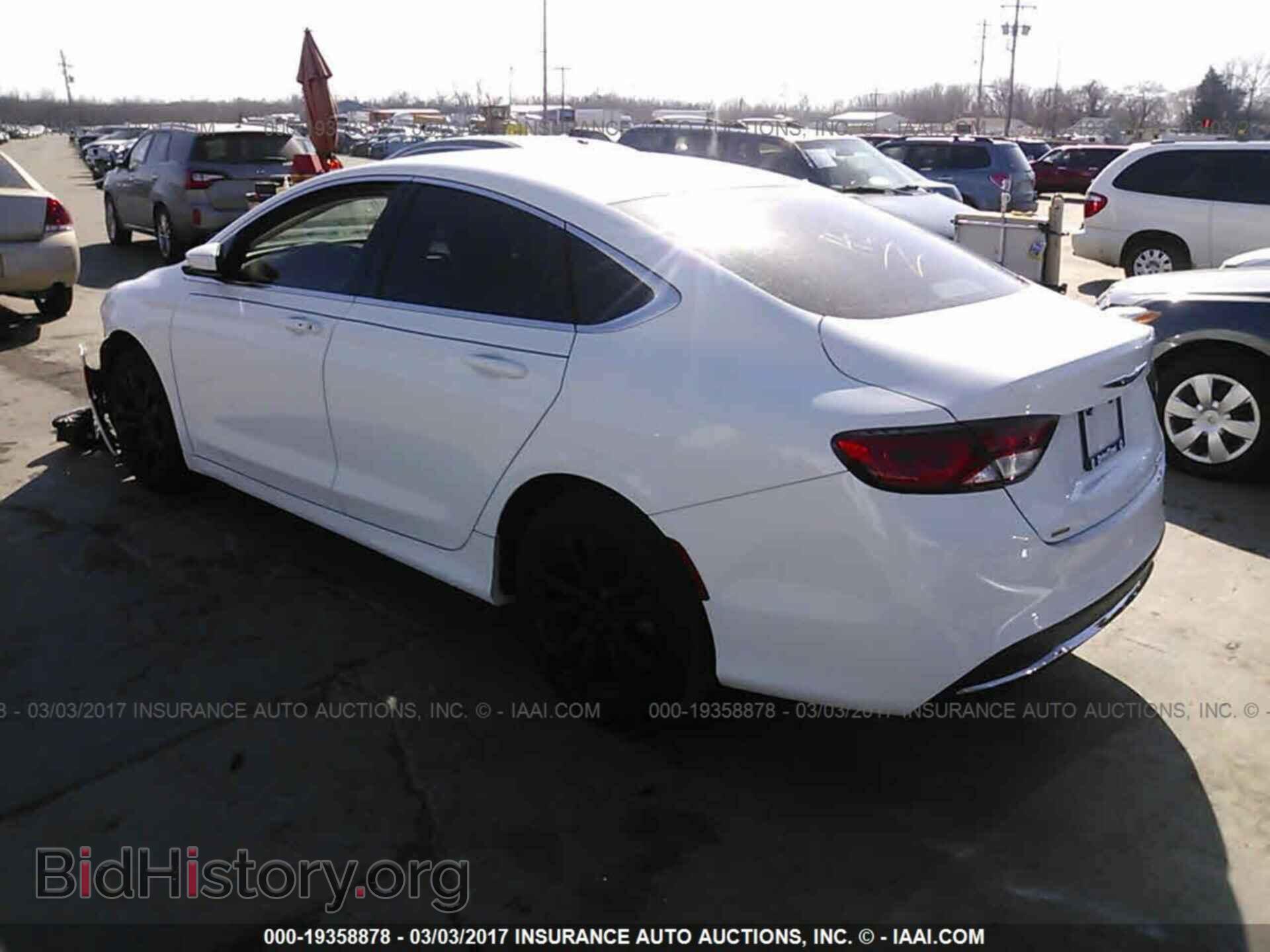 2015 Chrysler 200 - VIN: 1C3CCCABXFN714059 - Photo 3