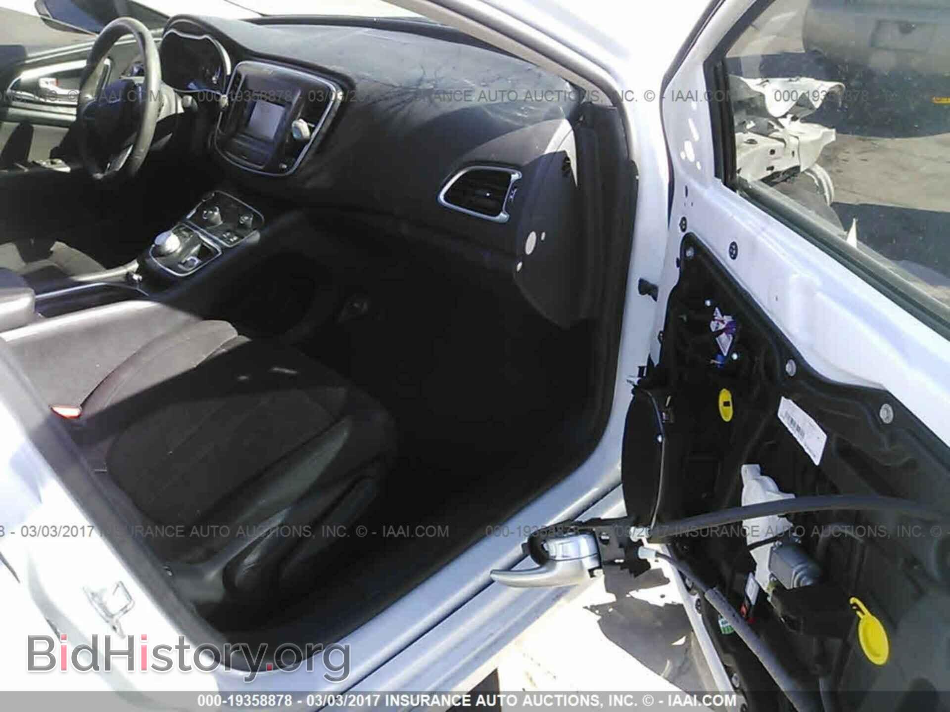 2015 Chrysler 200 - VIN: 1C3CCCABXFN714059 - Photo 5