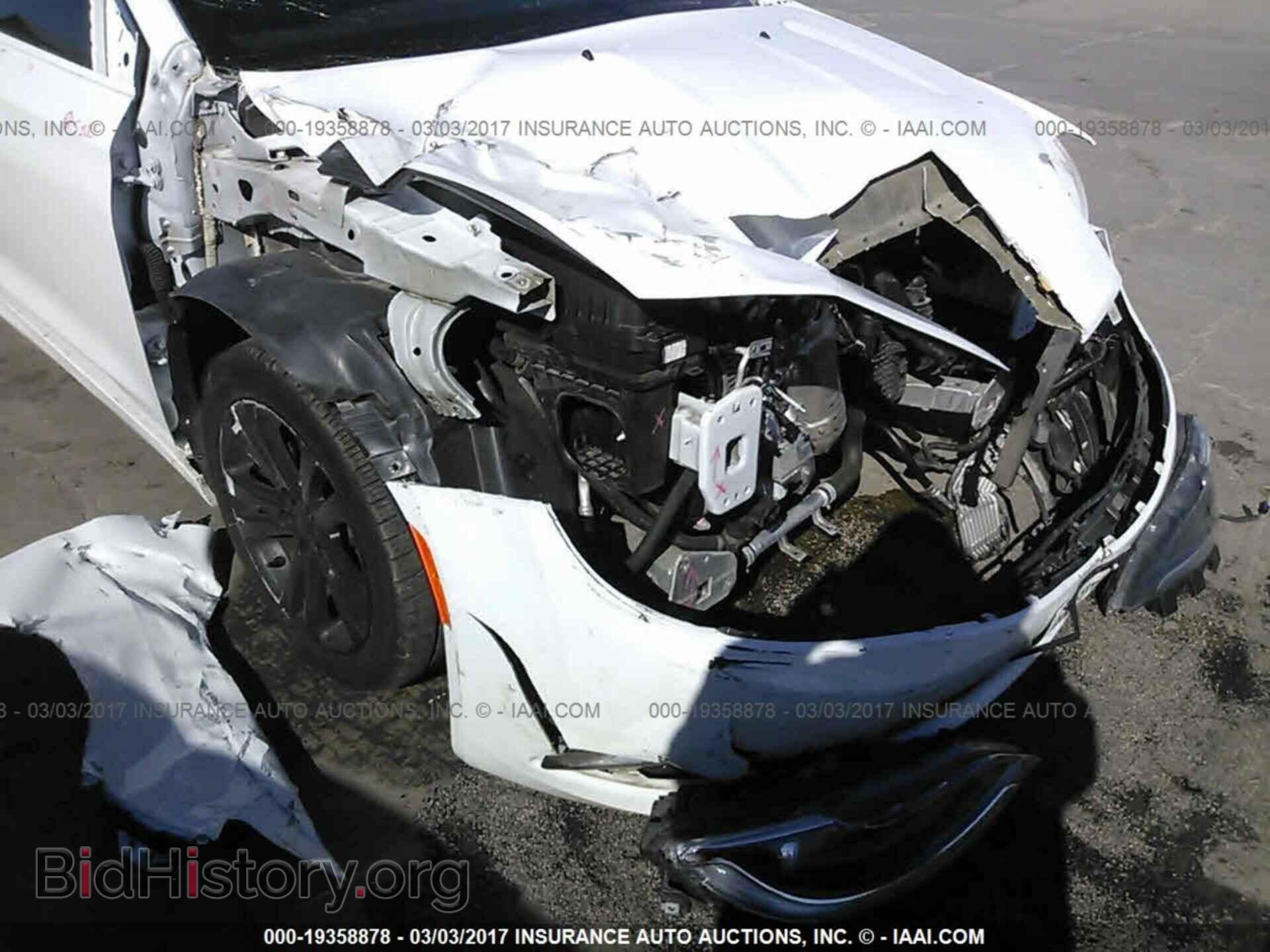 2015 Chrysler 200 - VIN: 1C3CCCABXFN714059 - Photo 6