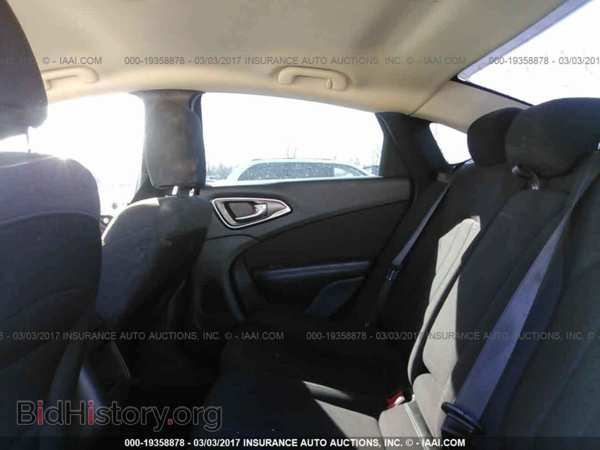 2015 Chrysler 200 - VIN: 1C3CCCABXFN714059 - Photo 8