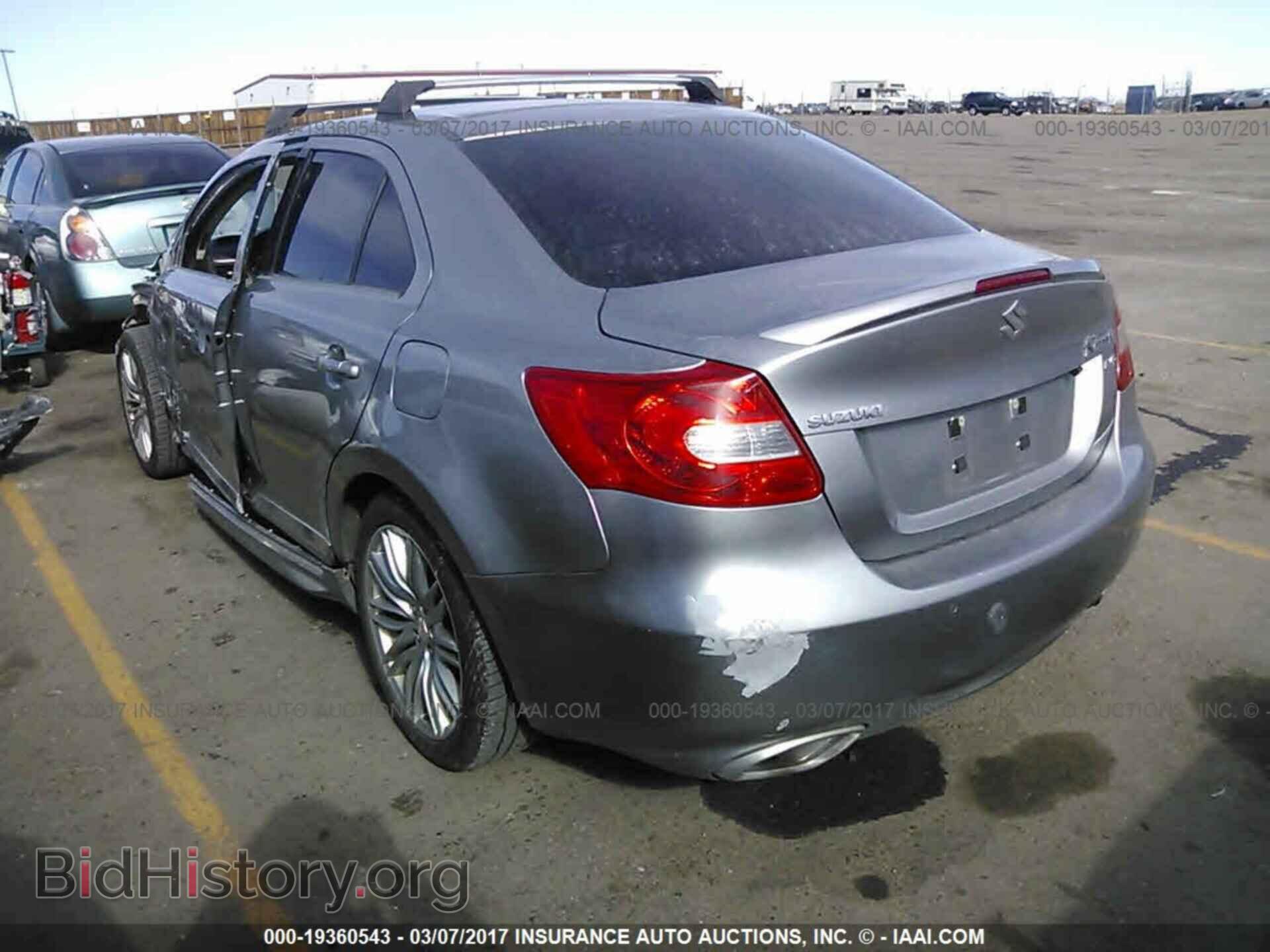 2011 Suzuki Kizashi - VIN: JS2RF9A80B6110759 - Фото 3