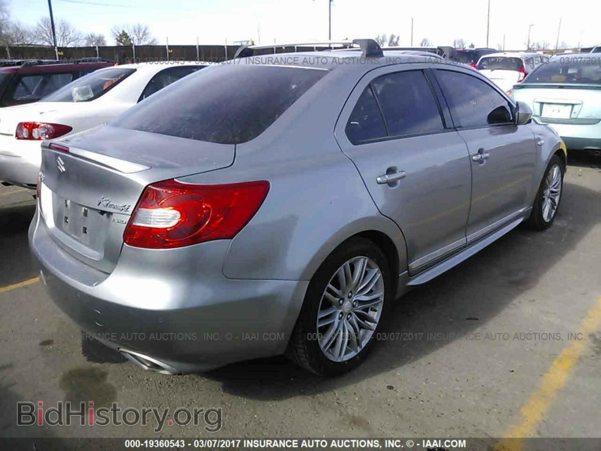 2011 Suzuki Kizashi - VIN: JS2RF9A80B6110759 - Фото 4