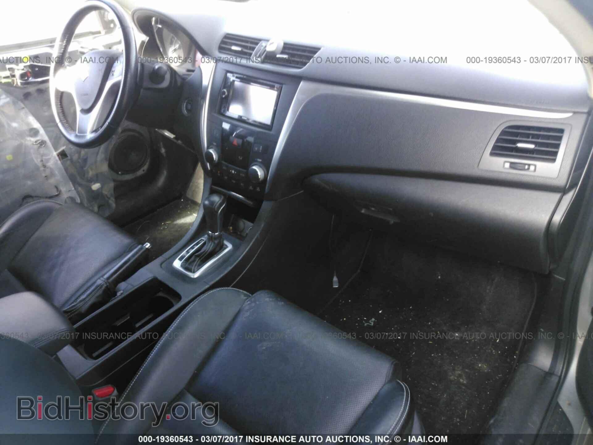 2011 Suzuki Kizashi - VIN: JS2RF9A80B6110759 - Фото 5