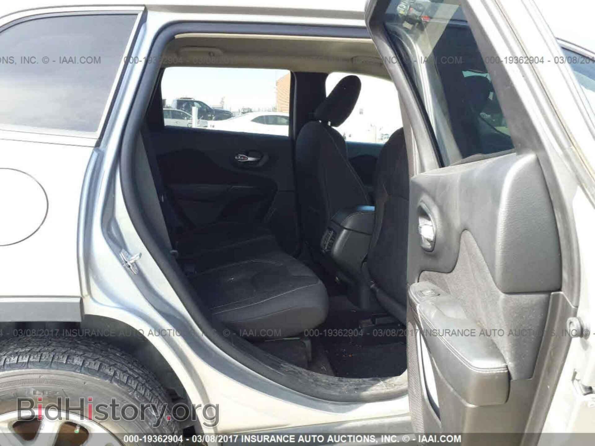 2015 Jeep Cherokee - VIN: 1C4PJMCB9FW645574 - Фото 8