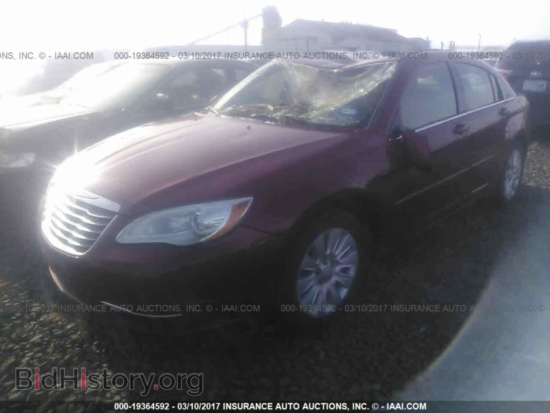 2013 Chrysler 200 - VIN: 1C3CCBAB0DN568648 - Фото 2