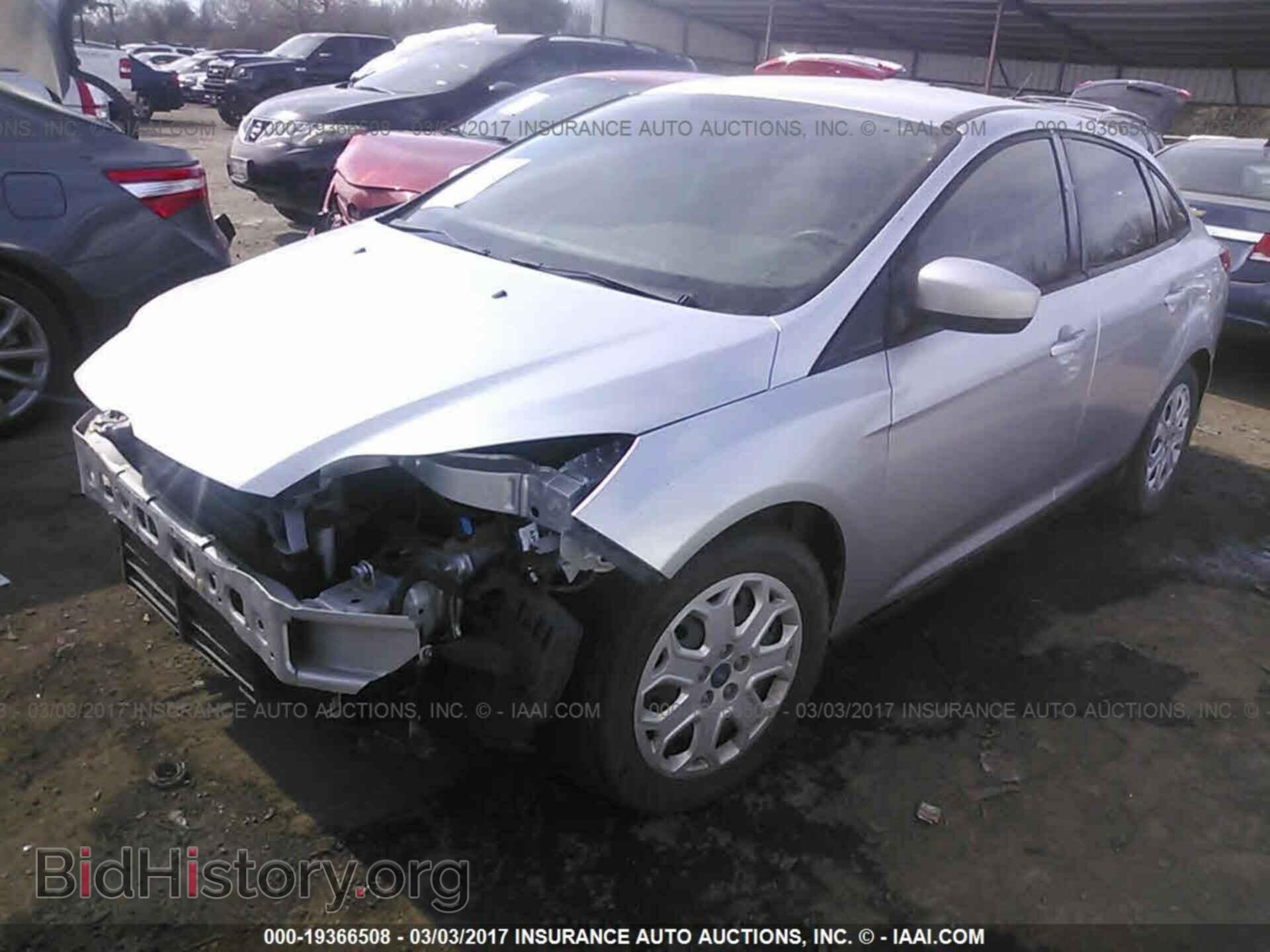 2012 Ford Focus - VIN: 1FAHP3F20CL217470 - Photo 2