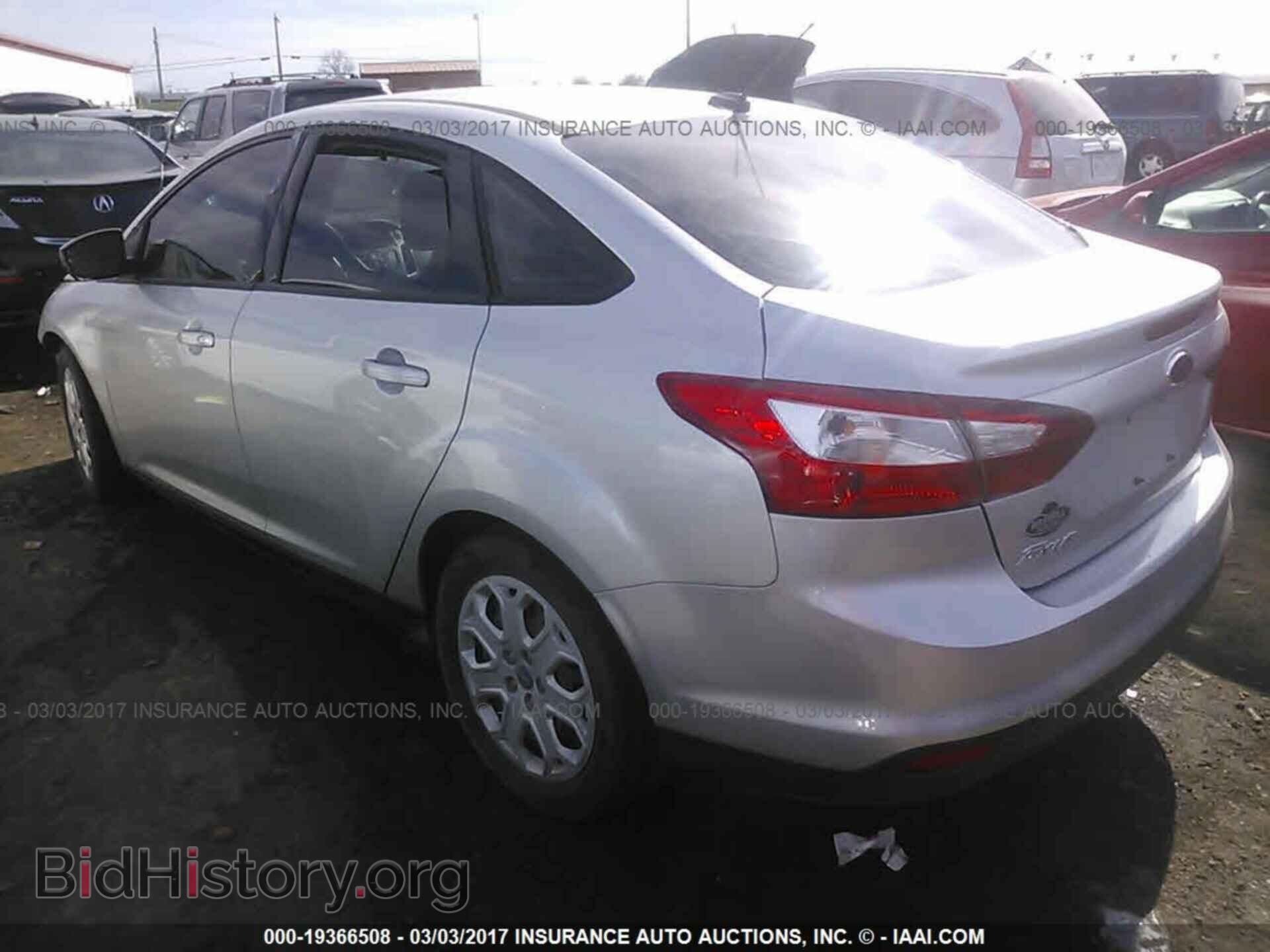 2012 Ford Focus - VIN: 1FAHP3F20CL217470 - Photo 3