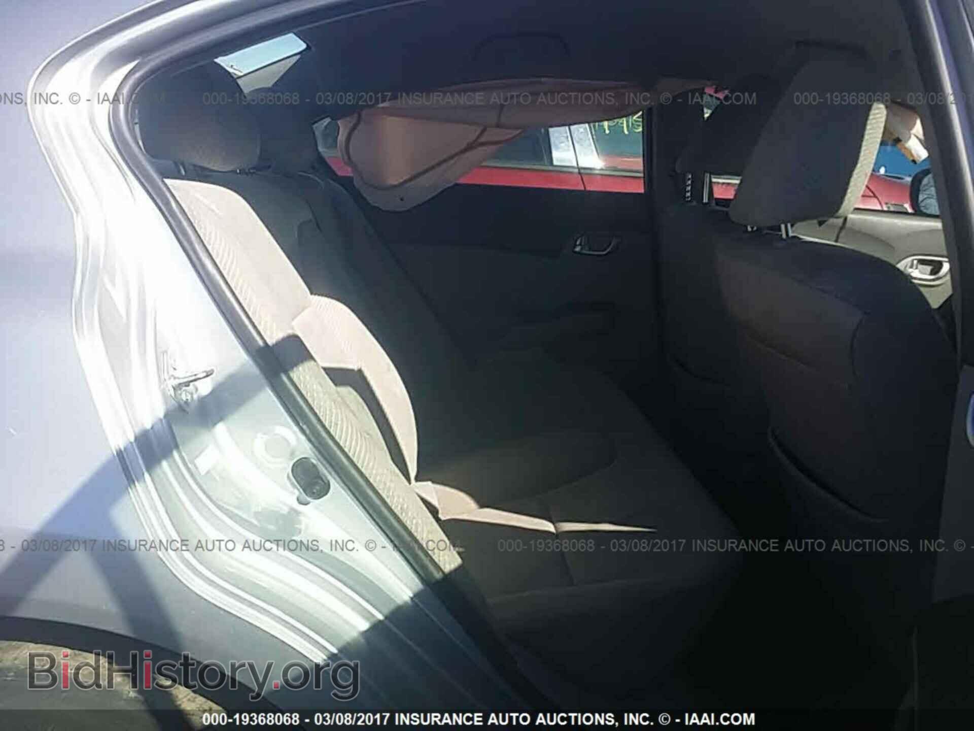 2012 Honda Civic - VIN: JHMFB4F26CS005098 - Photo 8