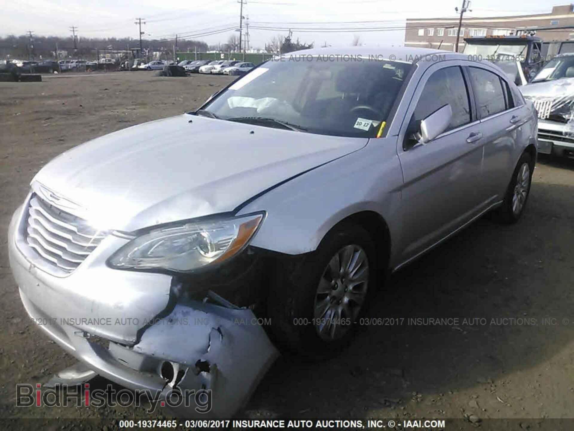 2012 Chrysler 200 - VIN: 1C3CCBAB4CN320336 - Photo 2