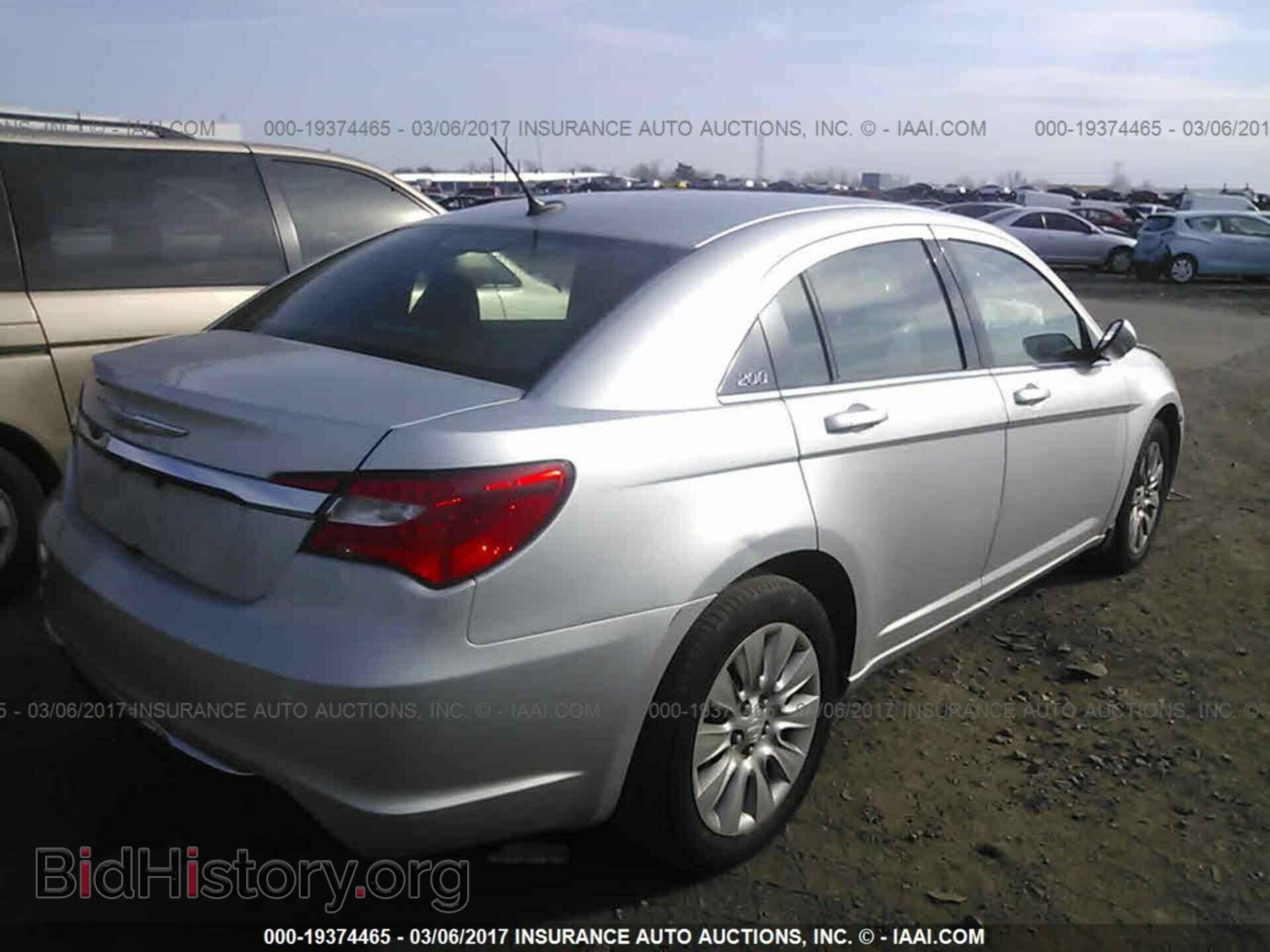 2012 Chrysler 200 - VIN: 1C3CCBAB4CN320336 - Photo 4