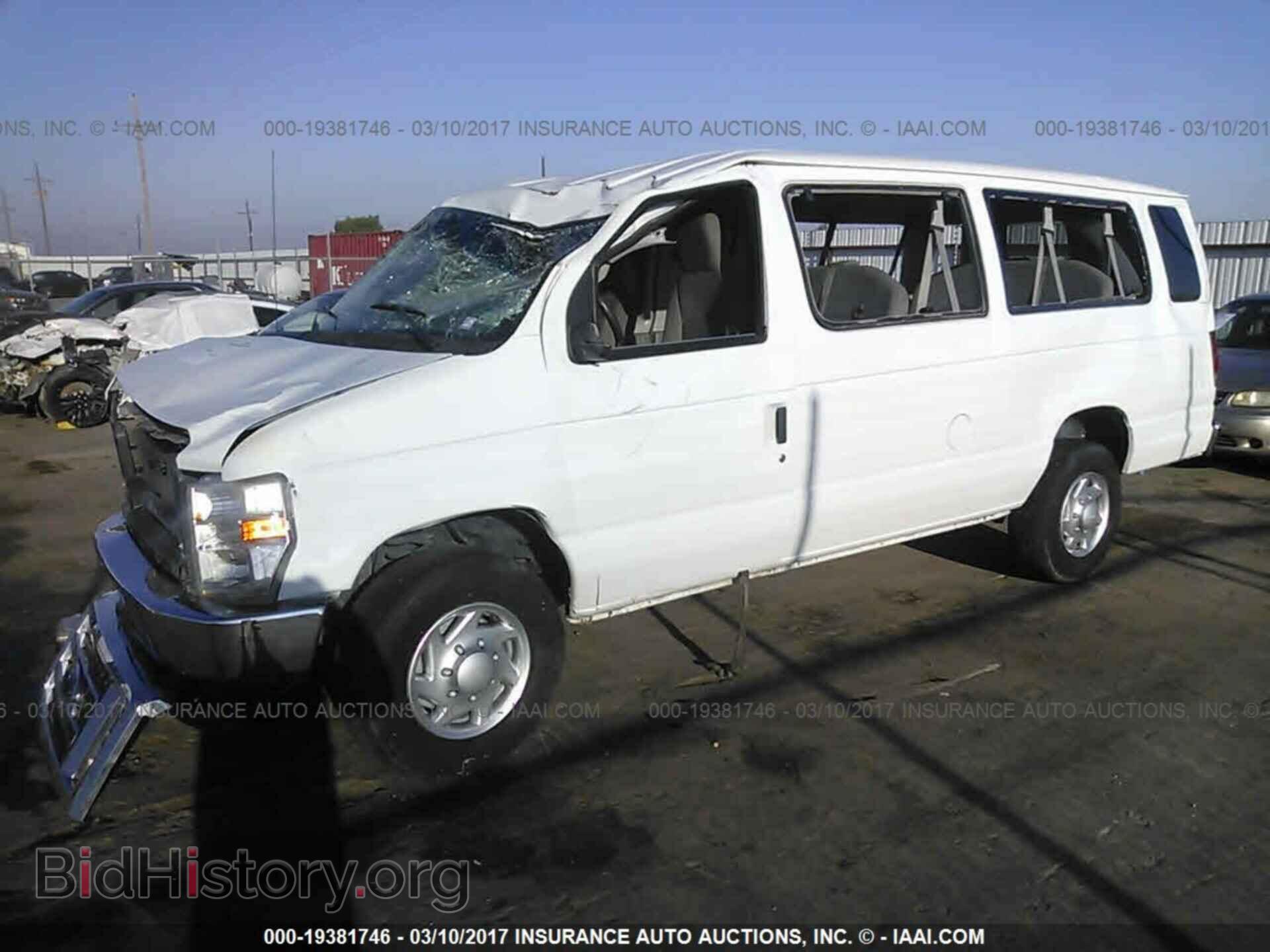 2012 Ford Econoline - VIN: 1FBSS3BL6CDA10464 - Фото 2