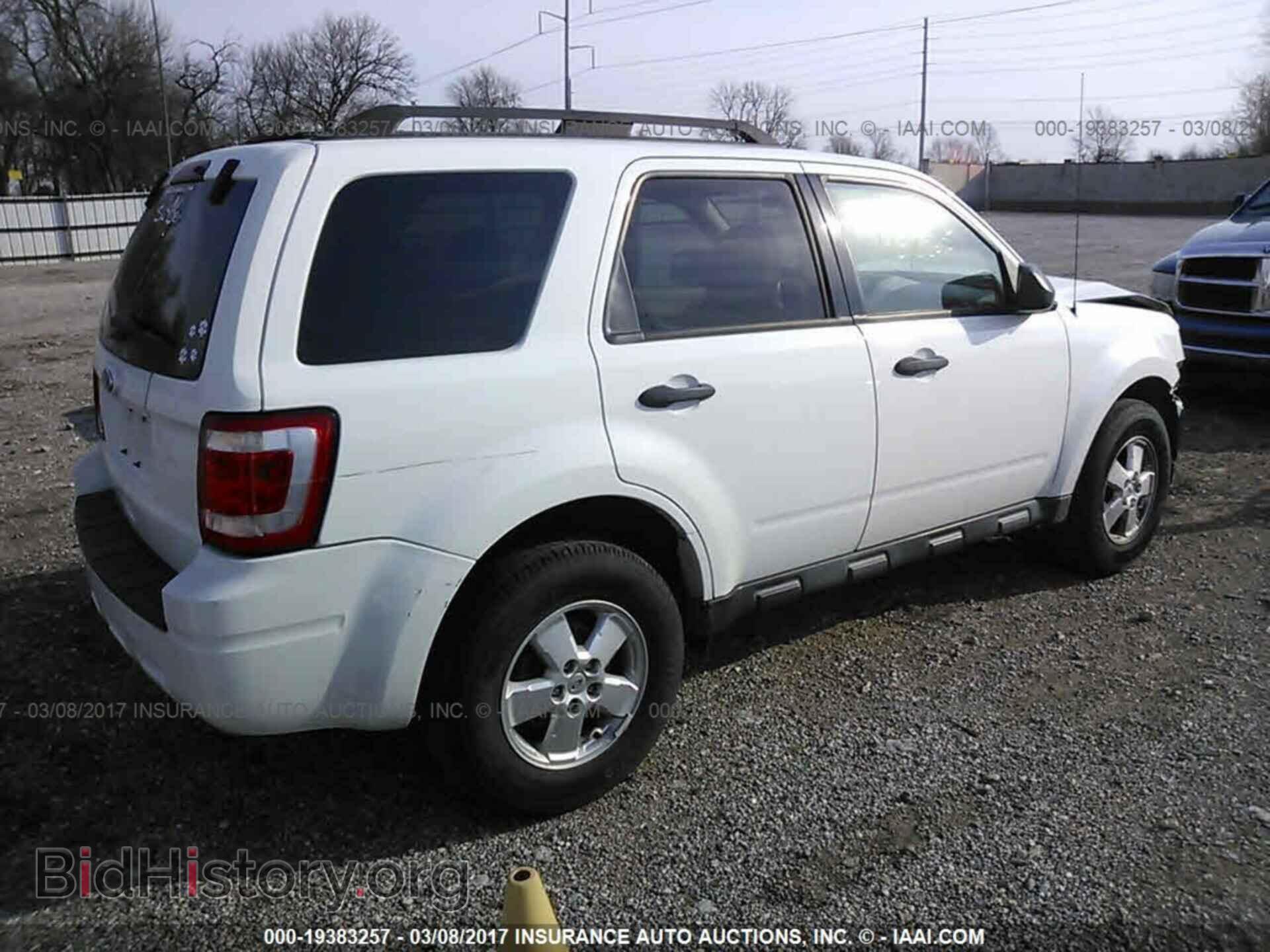 2011 Ford Escape - VIN: 1FMCU0D75BKB36345 - Фото 4