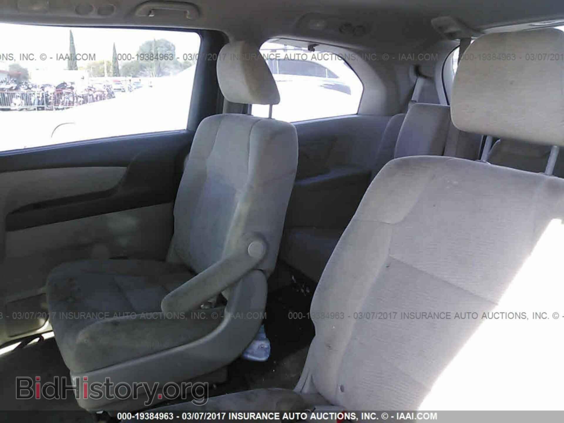 2011 Honda Odyssey - VIN: 5FNRL5H20BB017094 - Фото 8