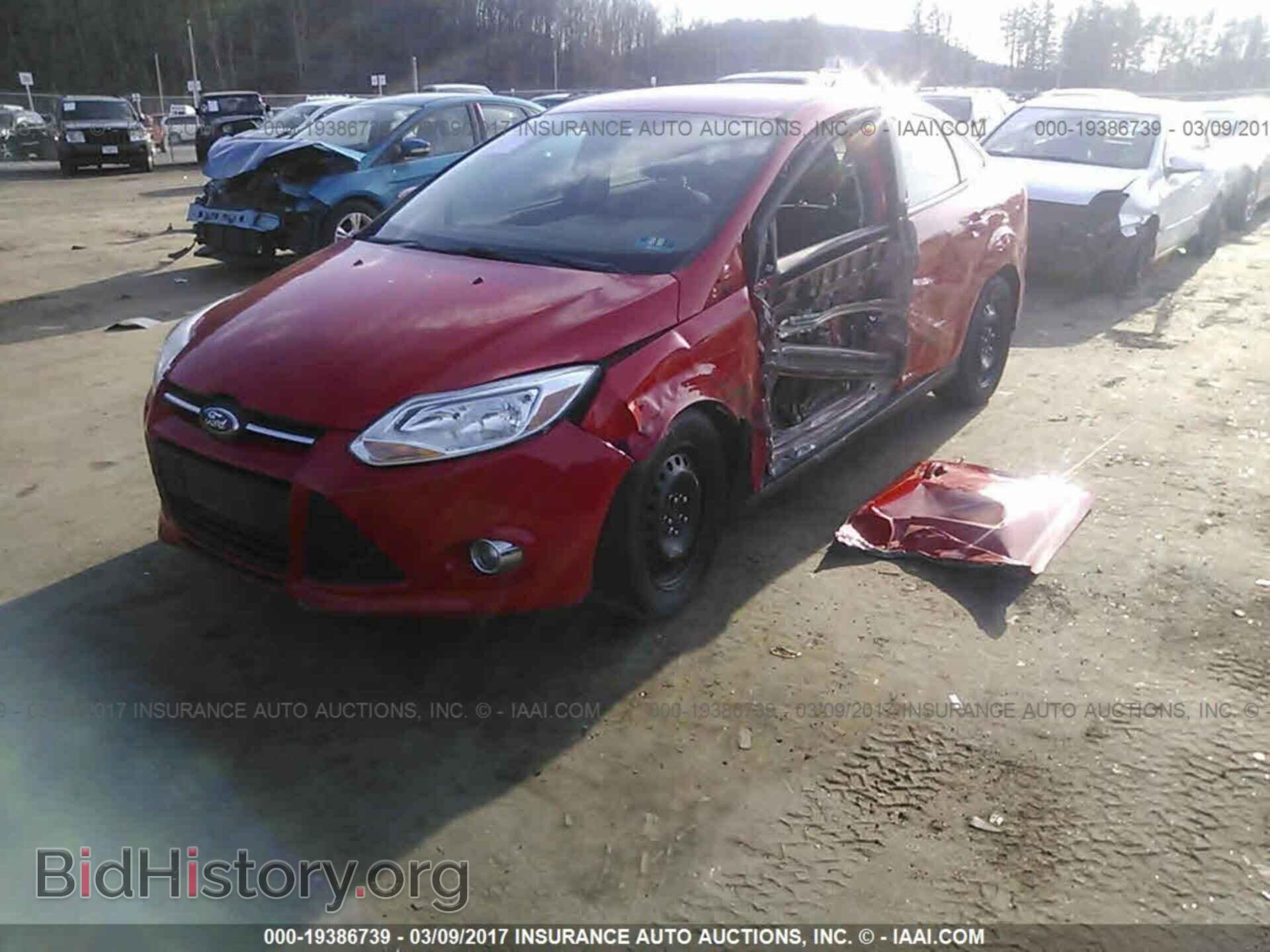 2012 Ford Focus - VIN: 1FAHP3F2XCL343805 - Фото 2