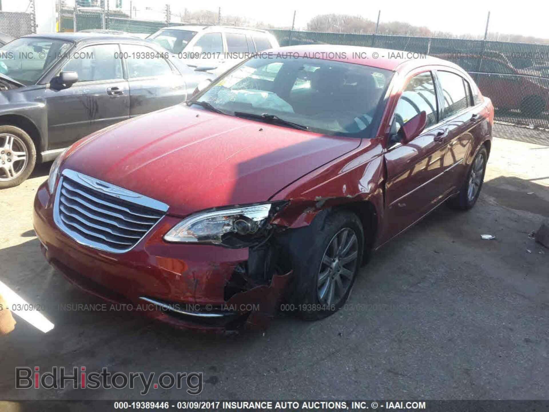 2013 Chrysler 200 - VIN: 1C3CCBBB6DN714534 - Фото 2