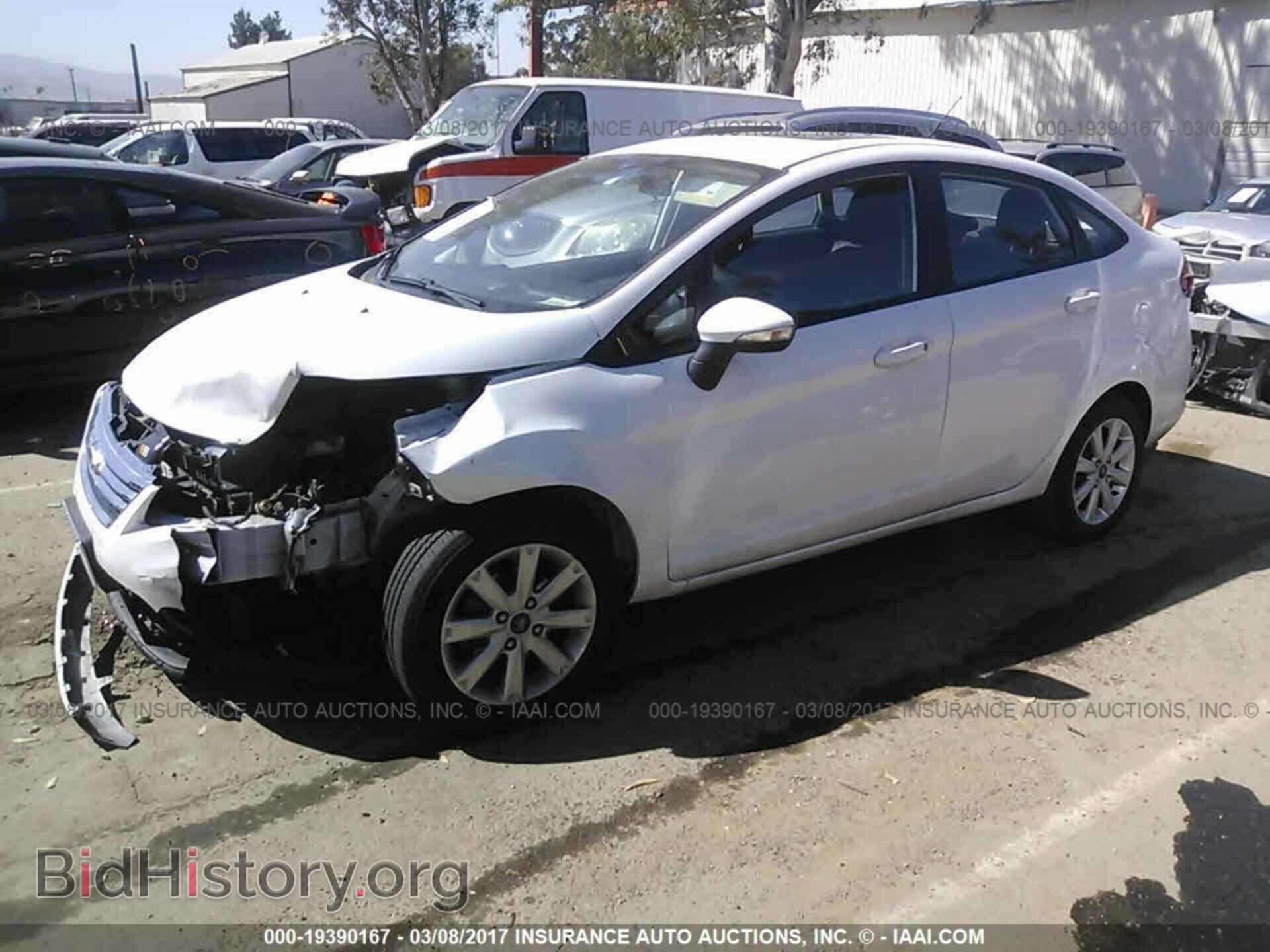 2013 Ford Fiesta - VIN: 3FADP4BJ6DM177980 - Фото 2