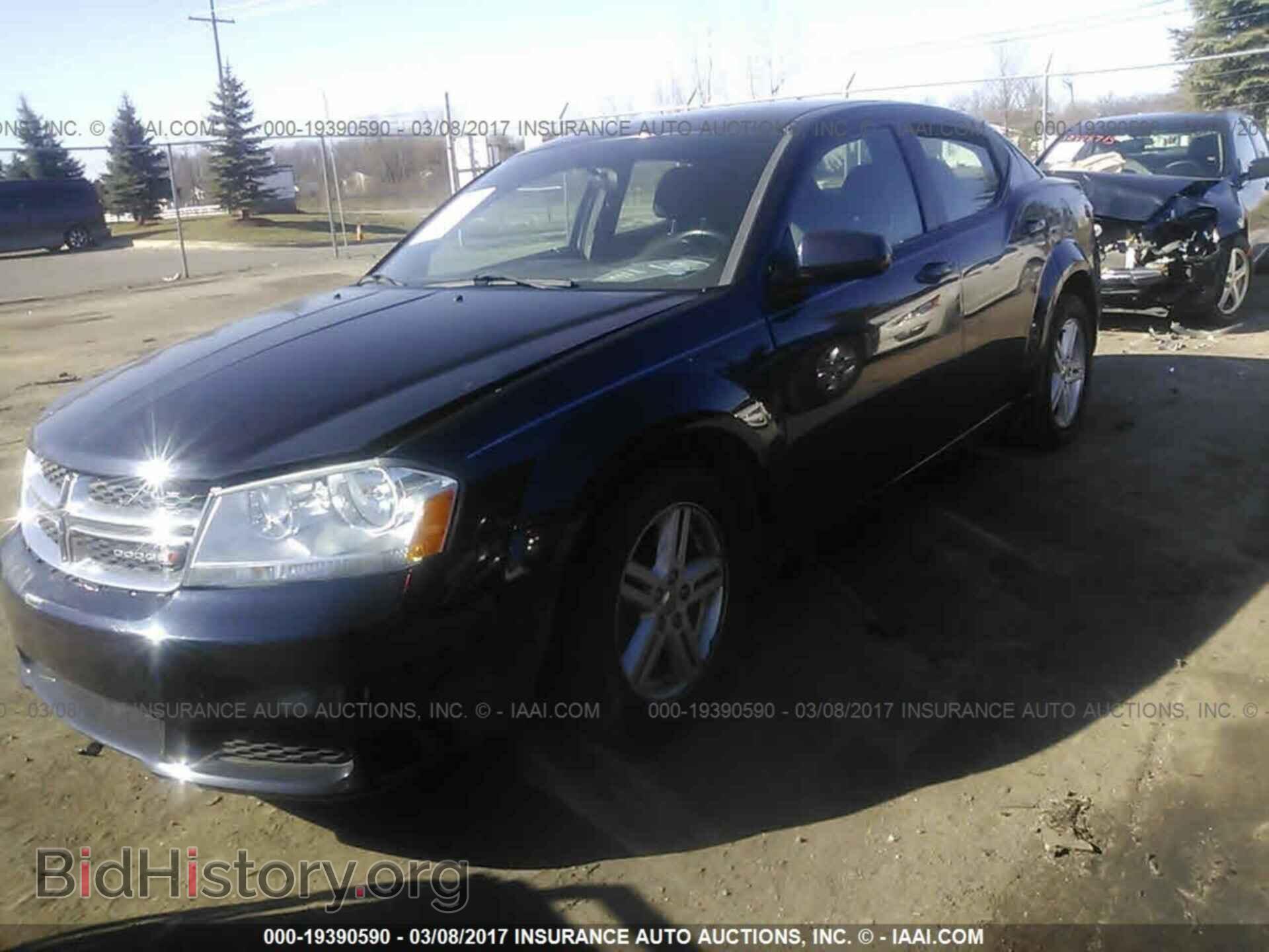 2011 Dodge Avenger - VIN: 1B3BD1FB6BN542304 - Фото 2