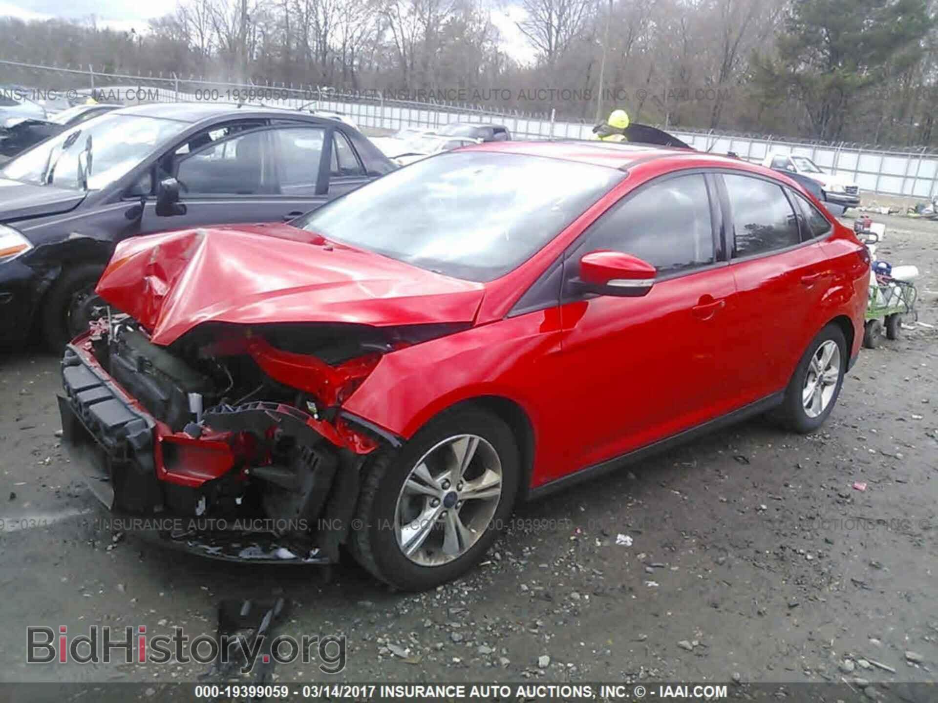 2014 Ford Focus - VIN: 1FADP3F23EL359779 - Фото 2