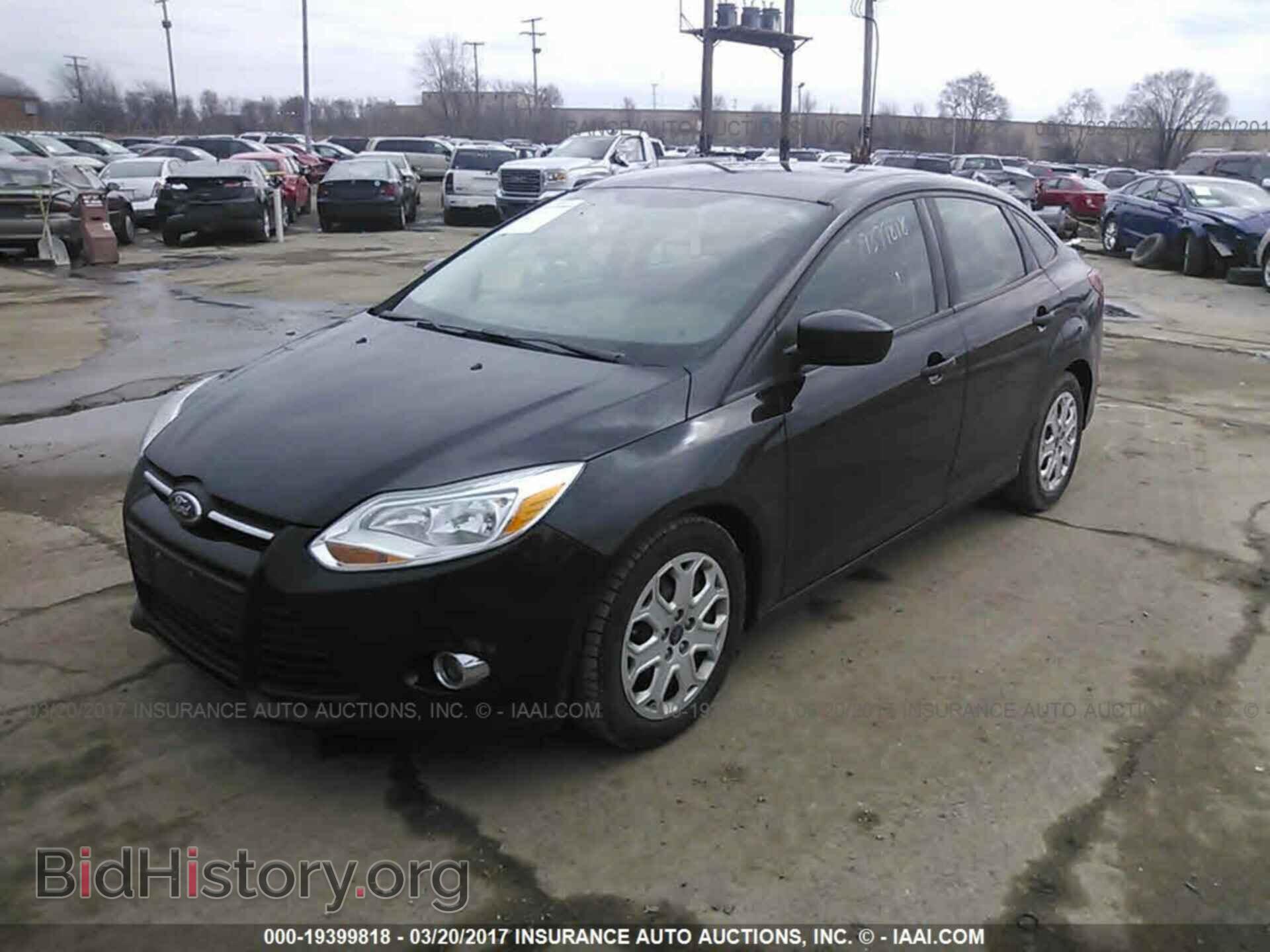 2012 Ford Focus - VIN: 1FAHP3F2XCL346526 - Photo 2