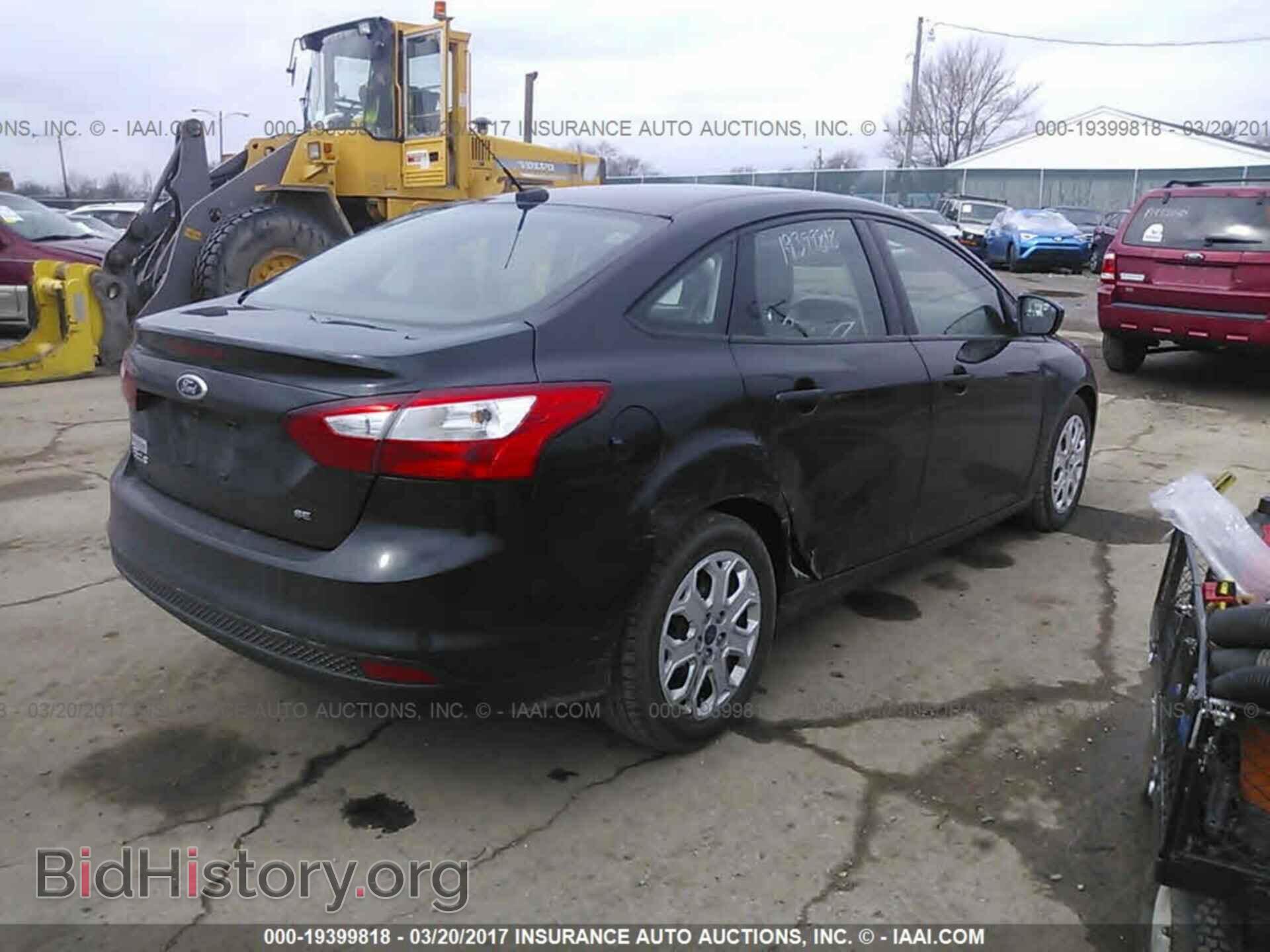 2012 Ford Focus - VIN: 1FAHP3F2XCL346526 - Photo 4