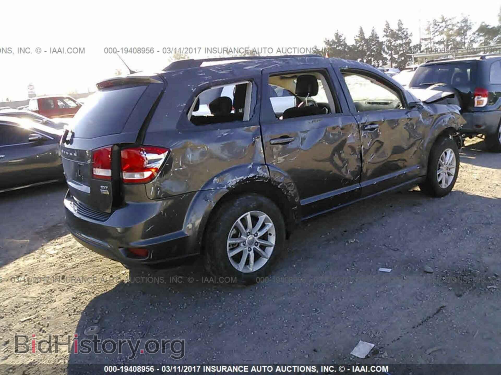 2015 Dodge Journey - VIN: 3C4PDCBG3FT637071 - Photo 4