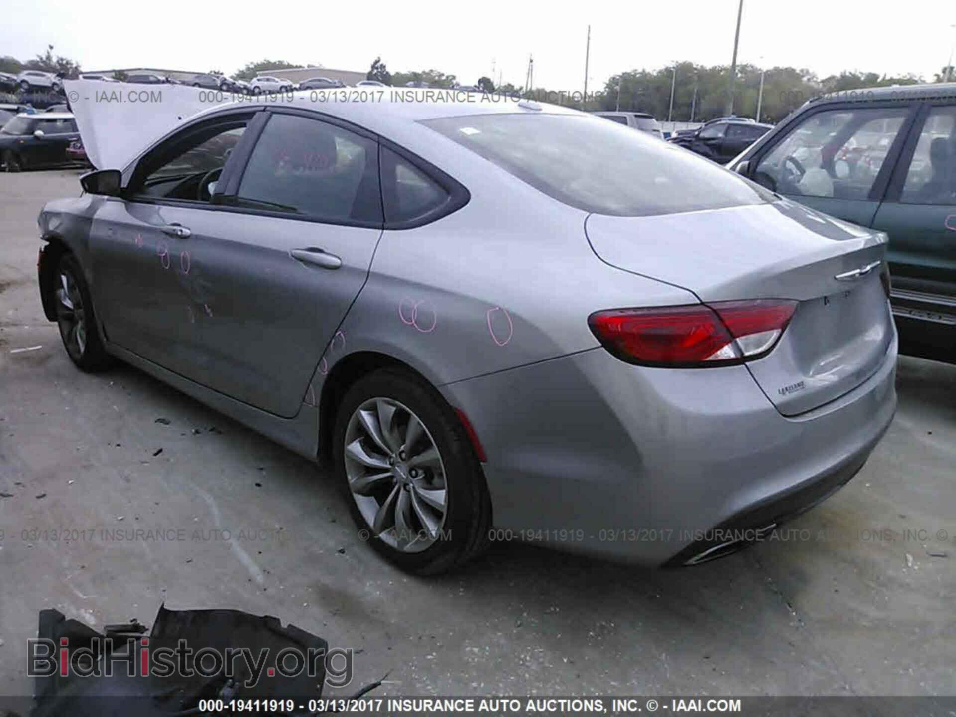 2015 Chrysler 200 - VIN: 1C3CCCBB5FN670017 - Photo 3